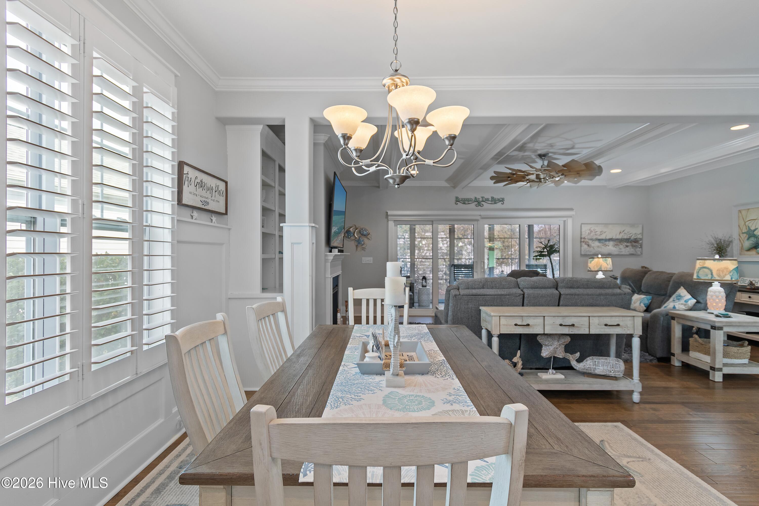 100561282 | Photo 17