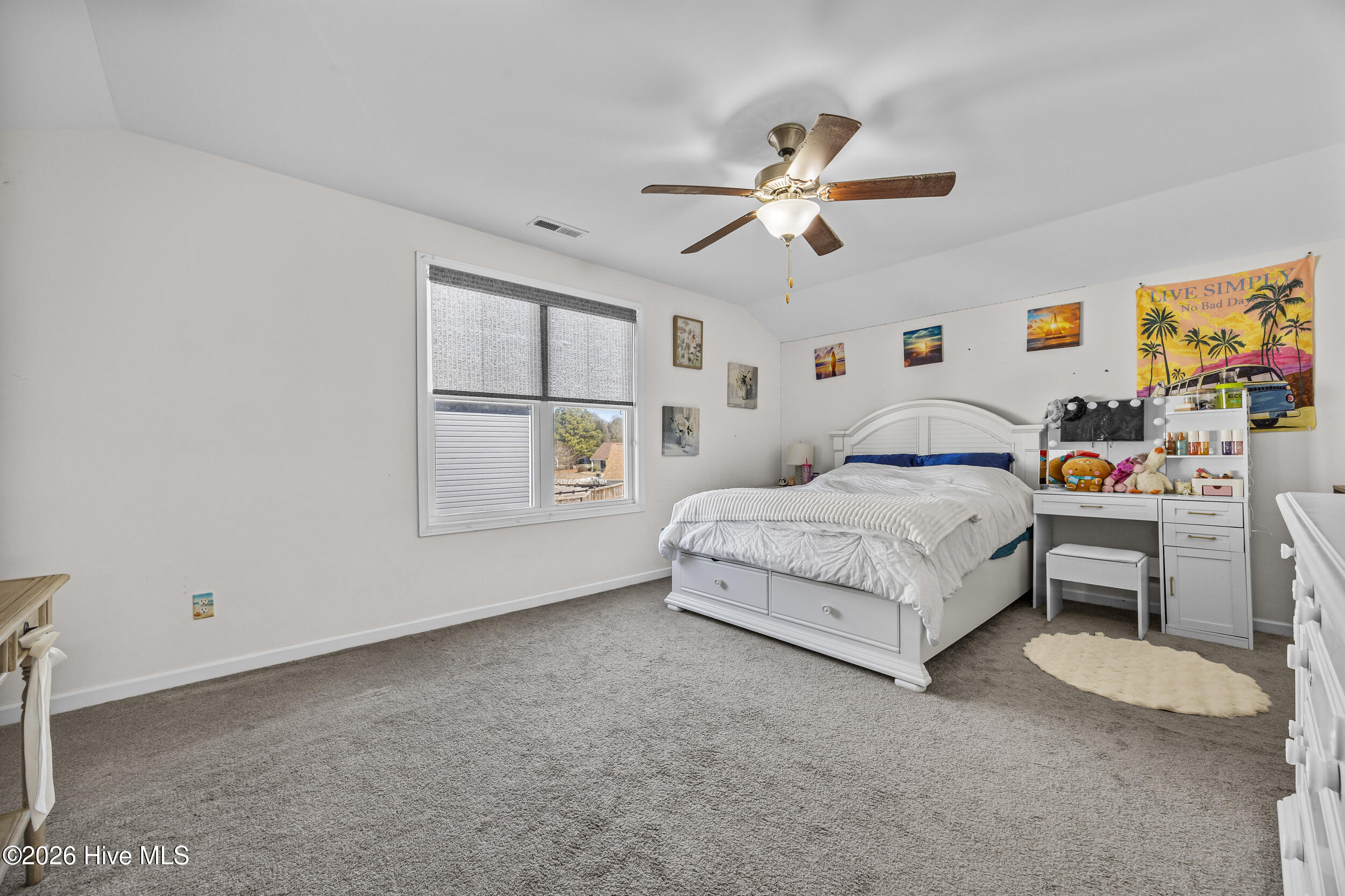 100552443 | Photo 24