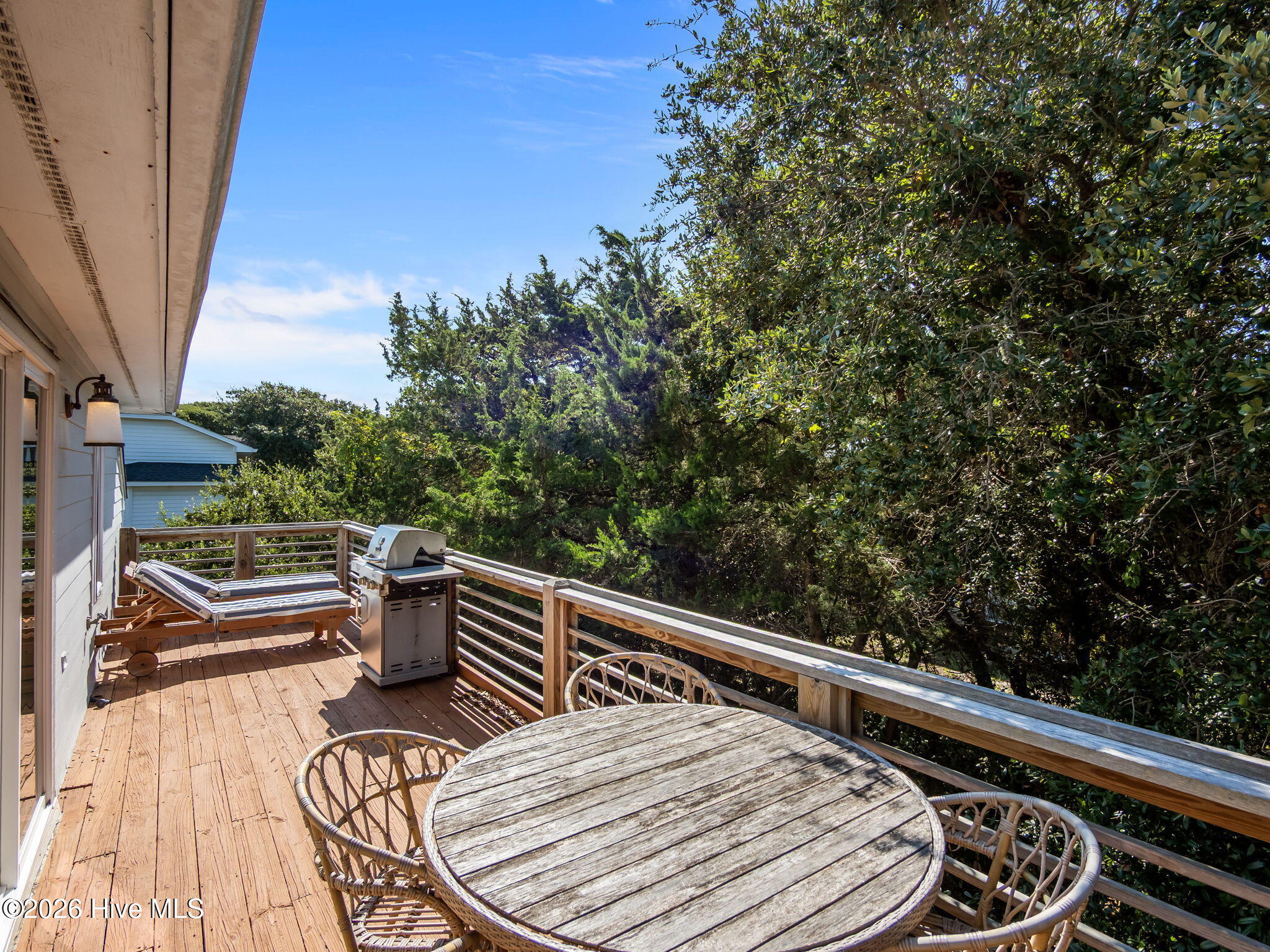 100561465 | Photo 37