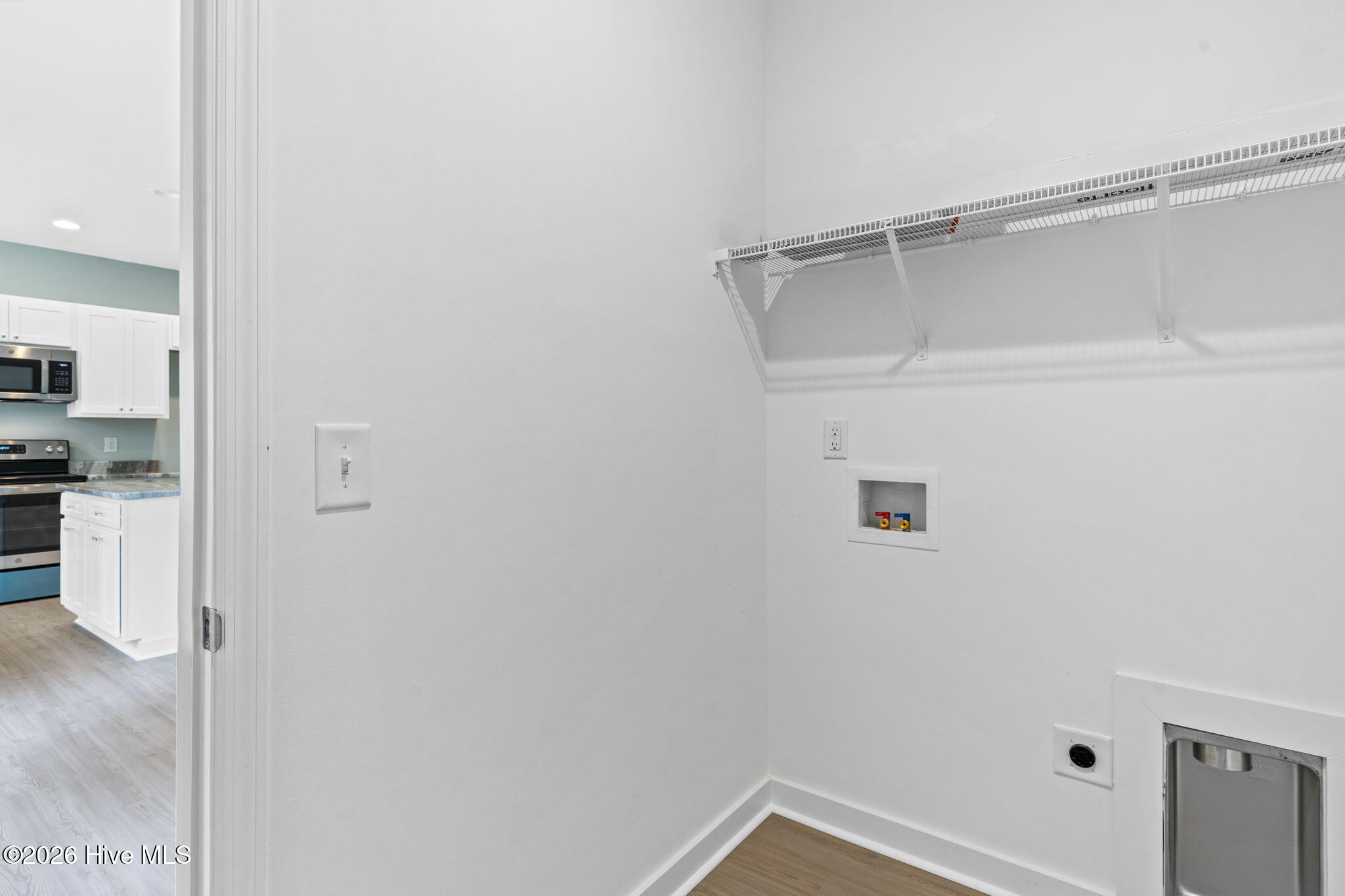 100550129 | Photo 16