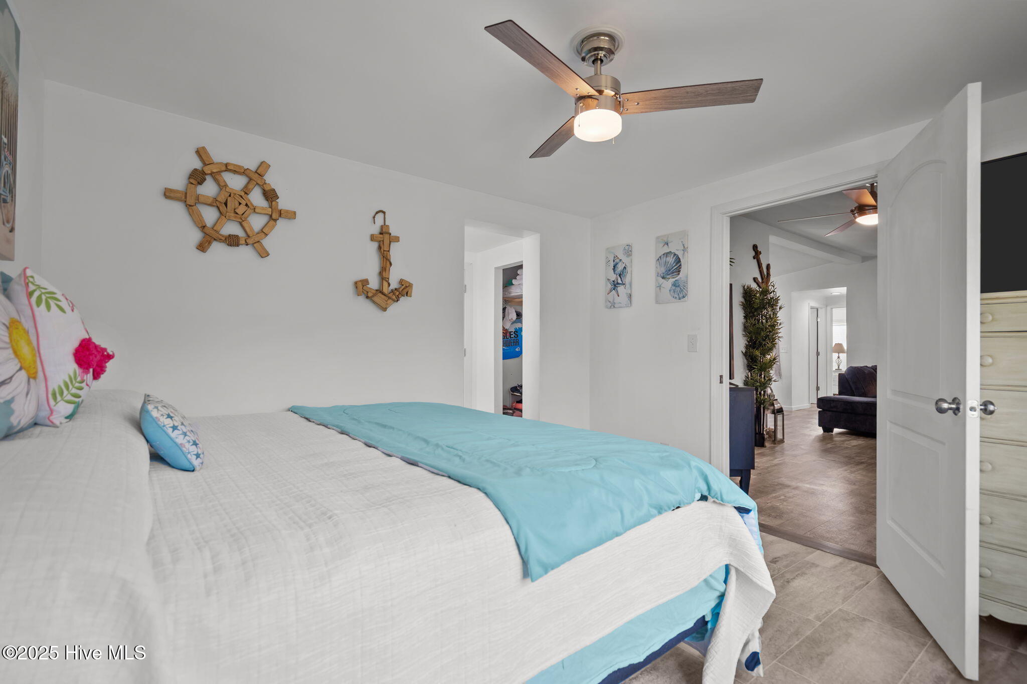 100528032 | Photo 22