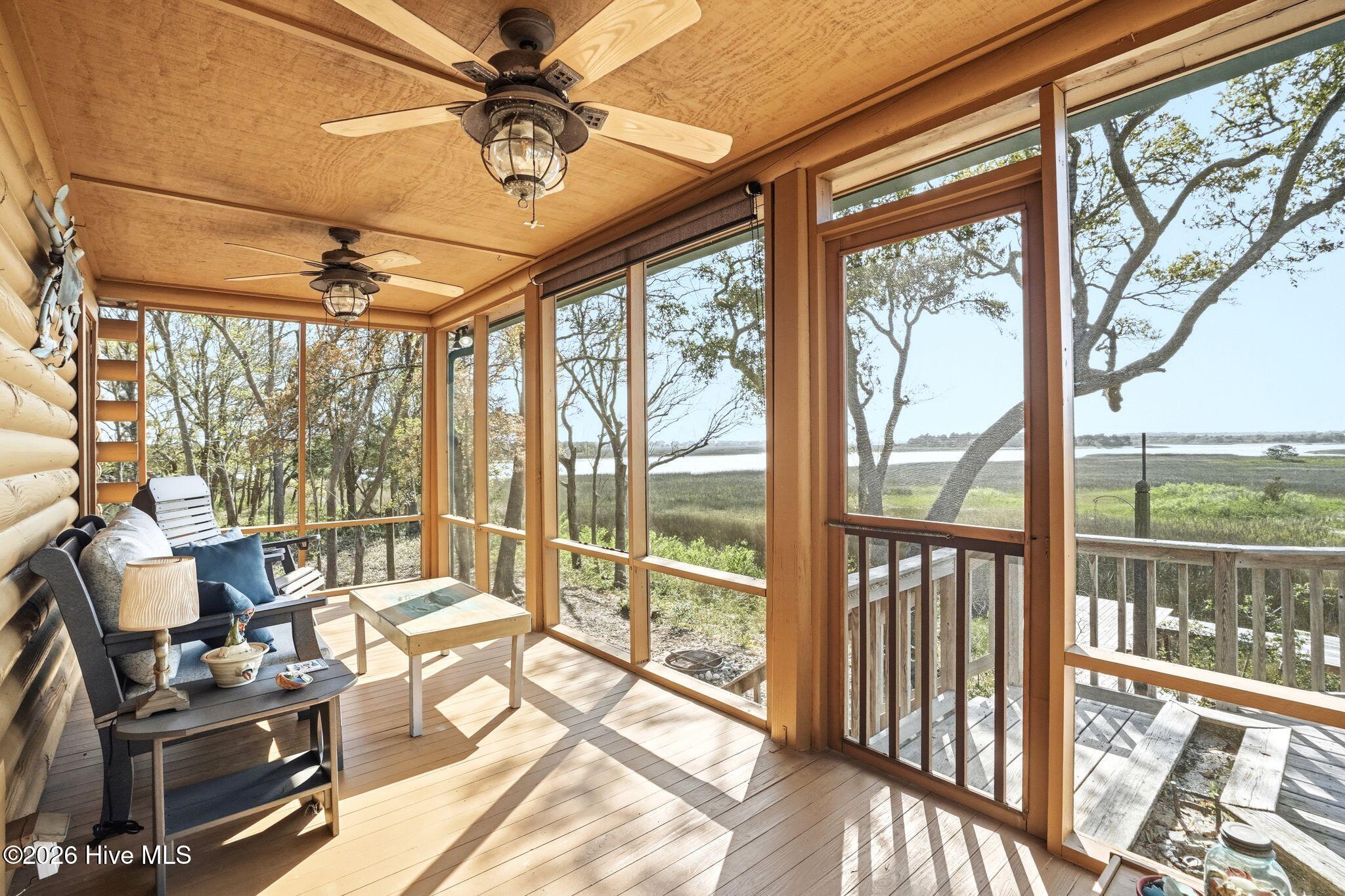 100565055 | Photo 53