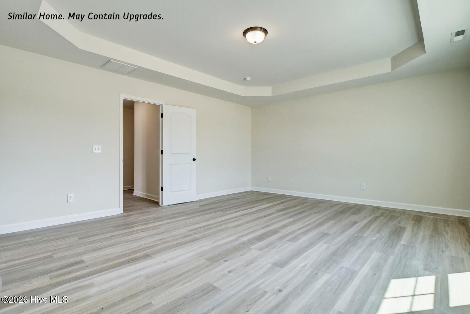 100565714 | Photo 22