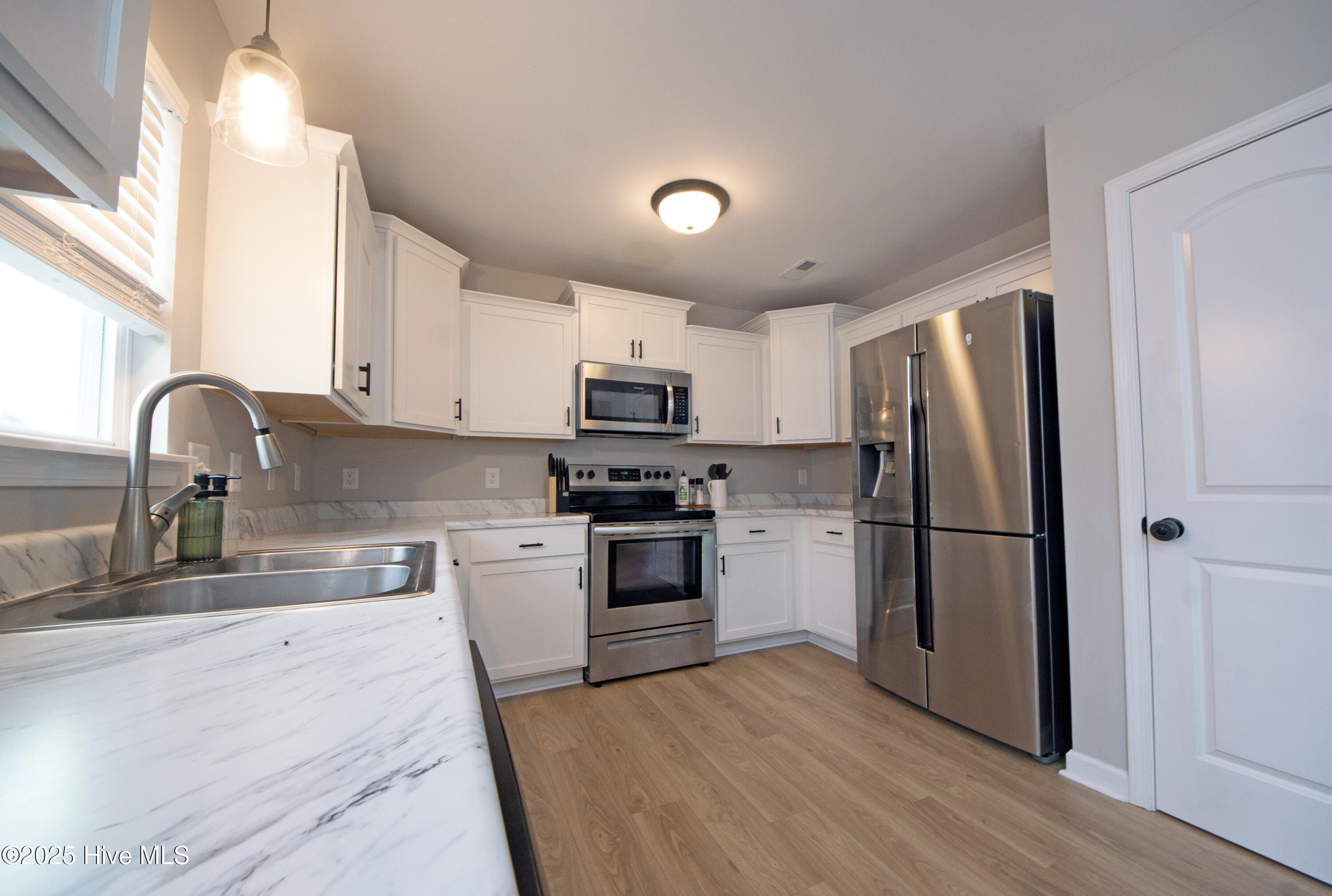 100539129 | Photo 27