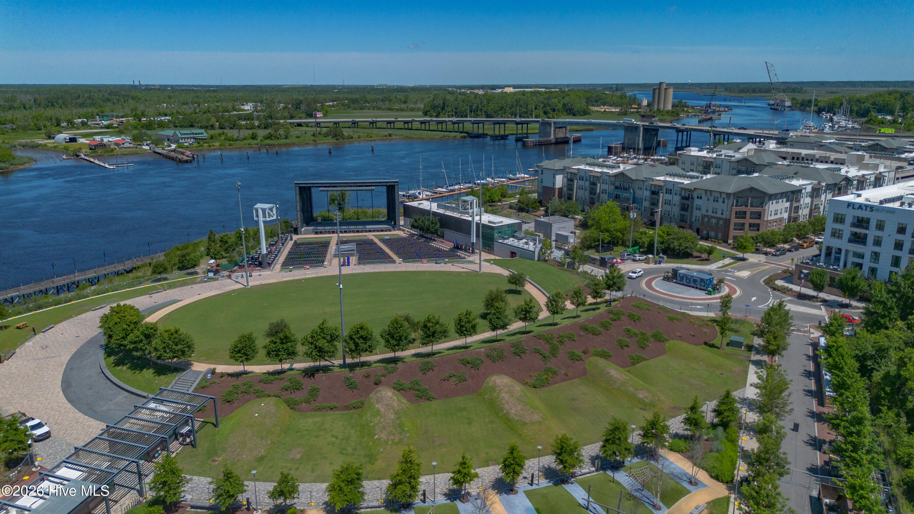 100566798 | Photo 54