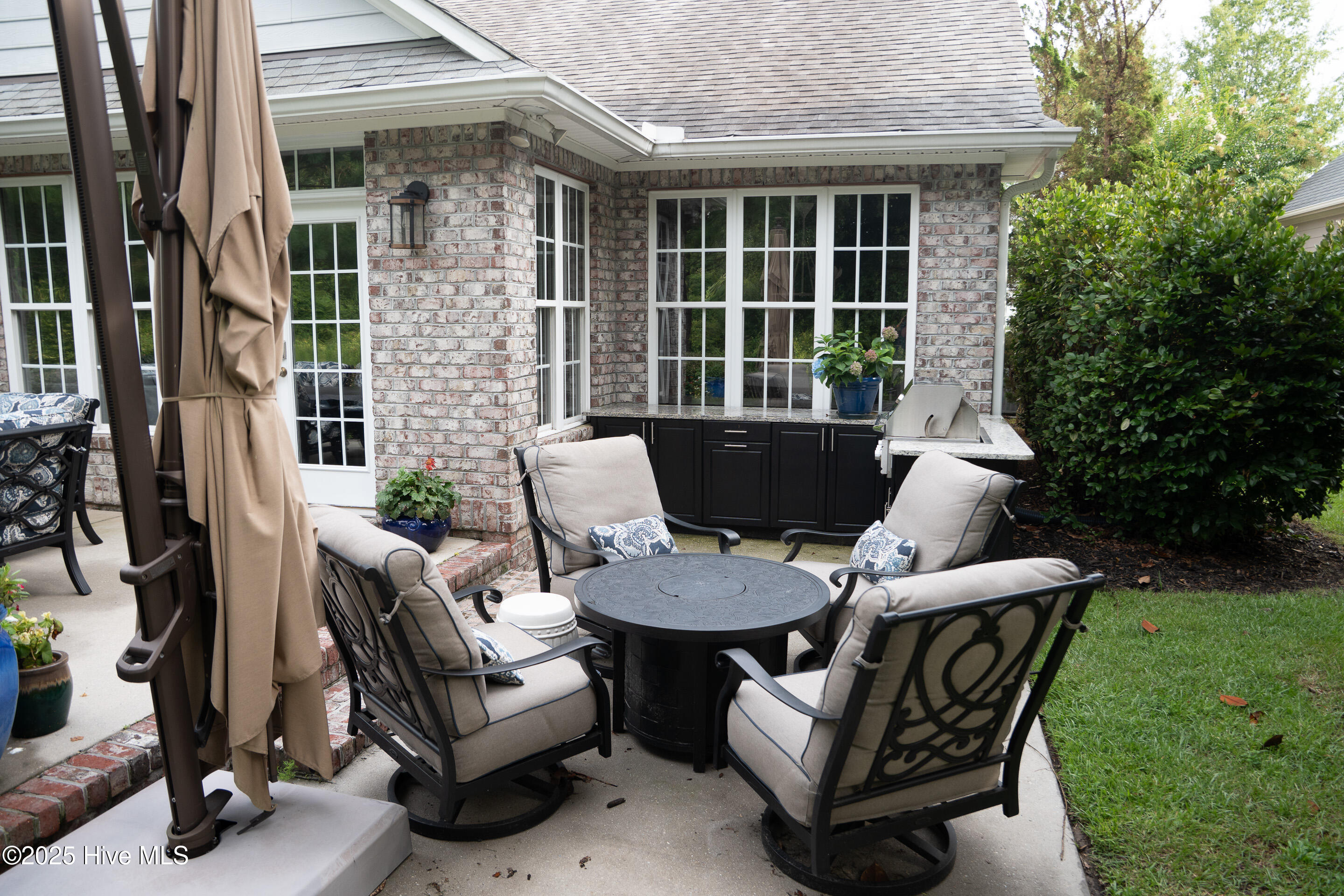 100526851 | Photo 47