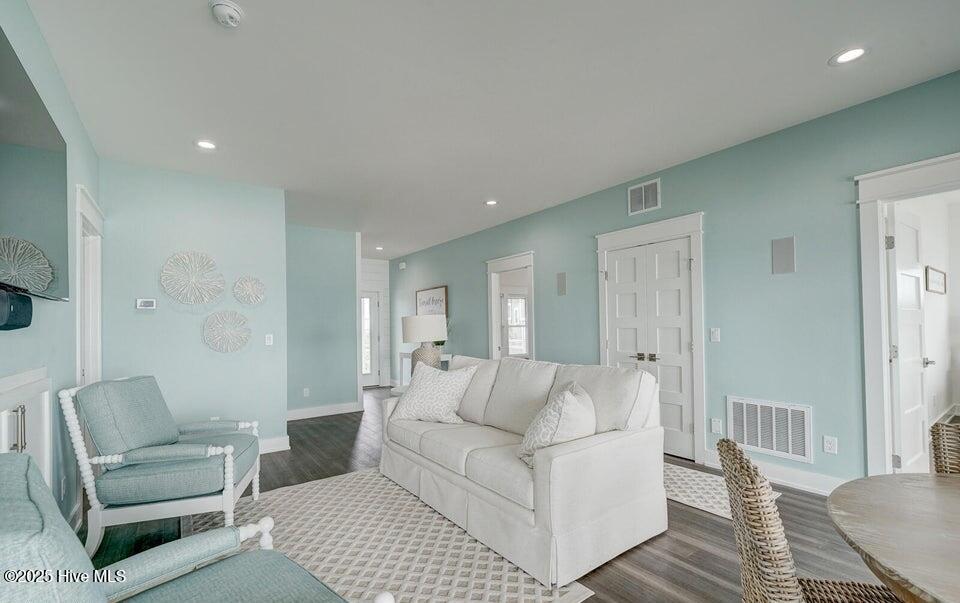 100508302 | Photo 31