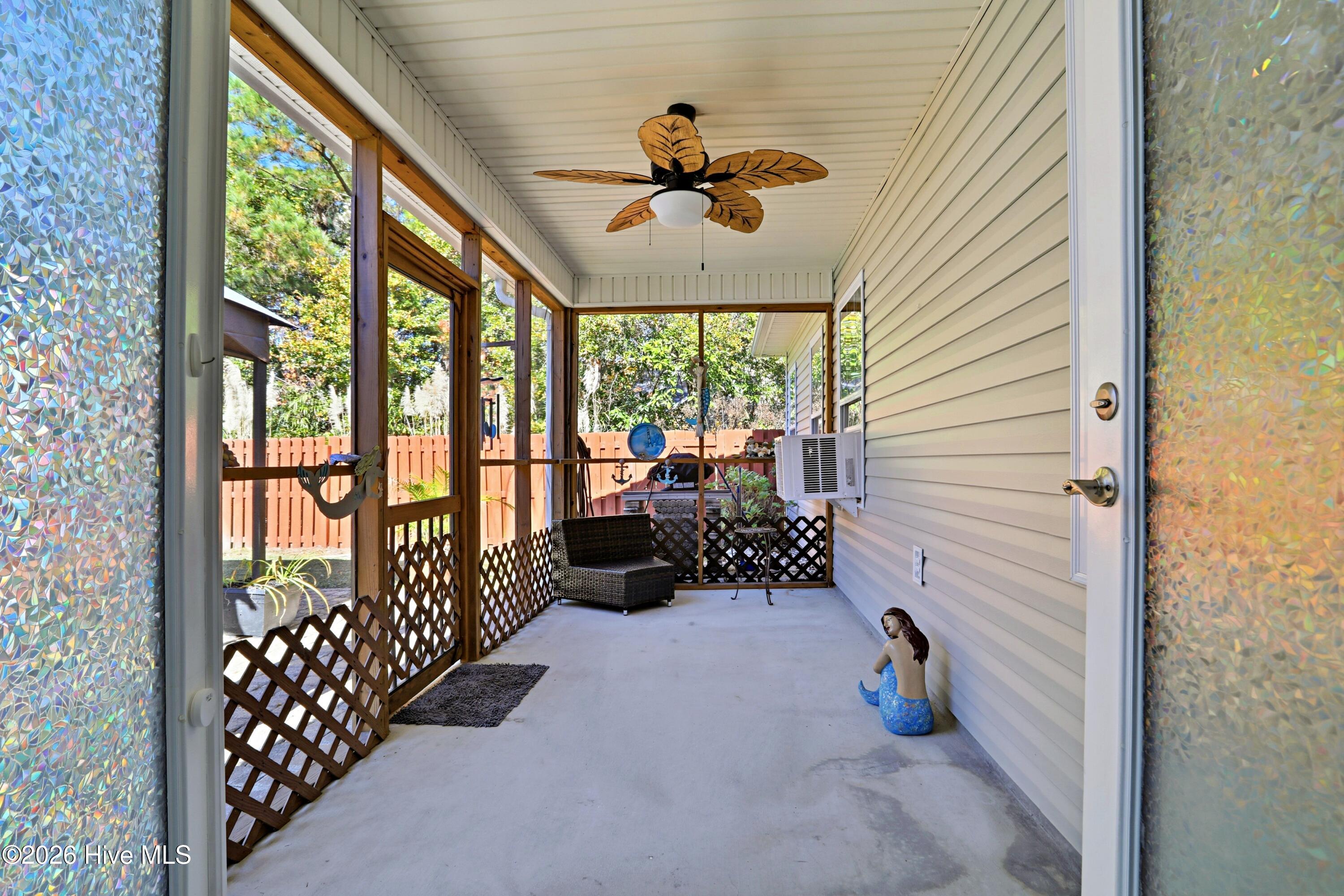 100549183 | Photo 15