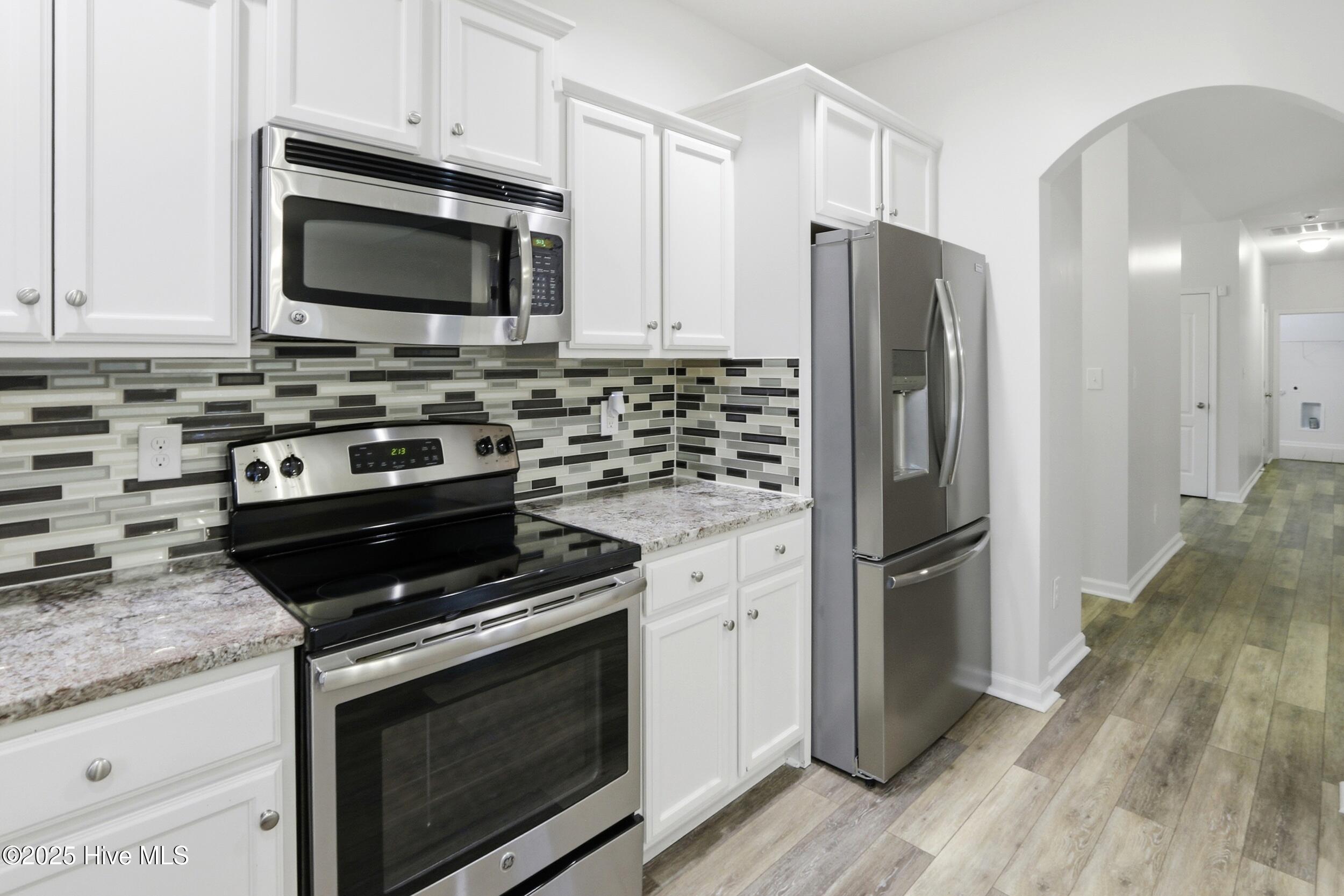 100545601 | Photo 23