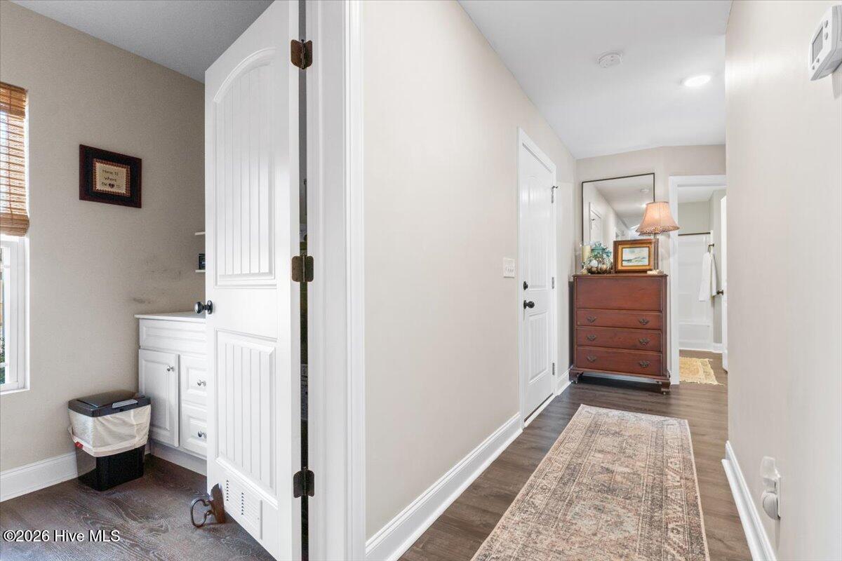 100548136 | Photo 30