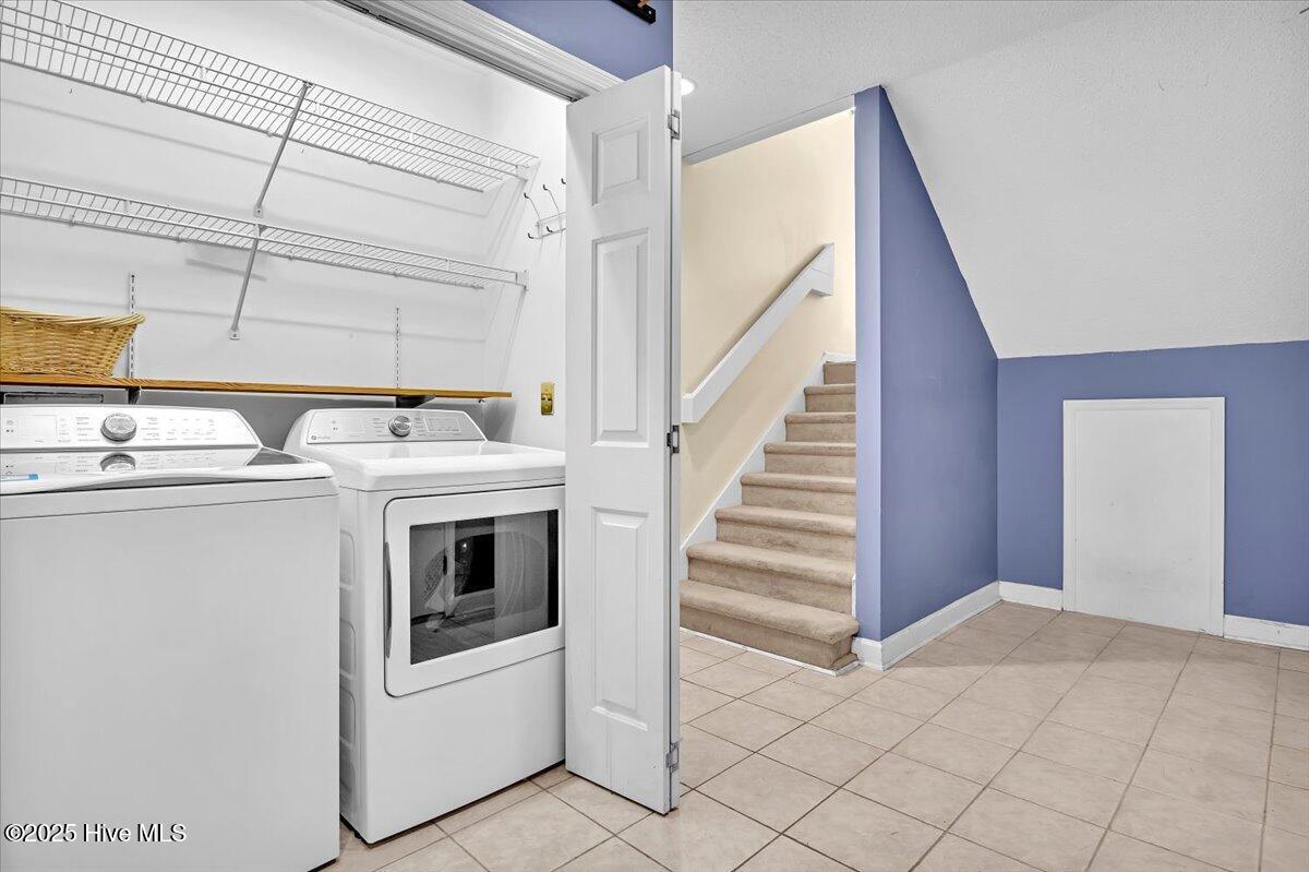 100543778 | Photo 37