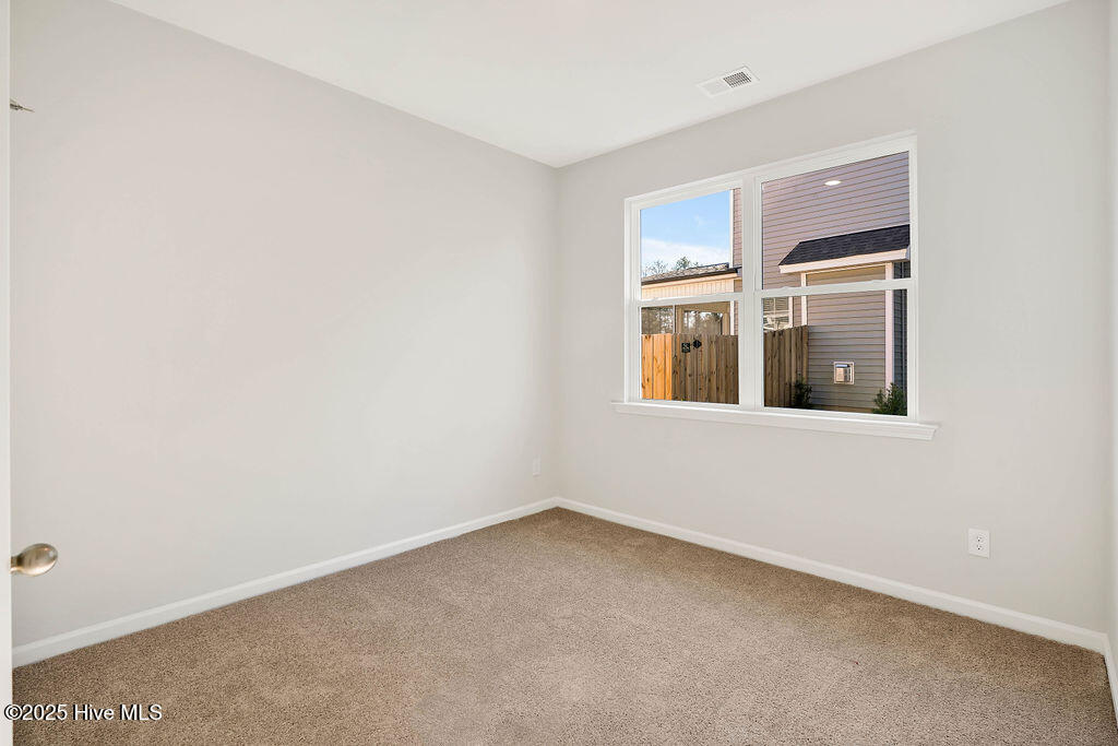 100528911 | Photo 21