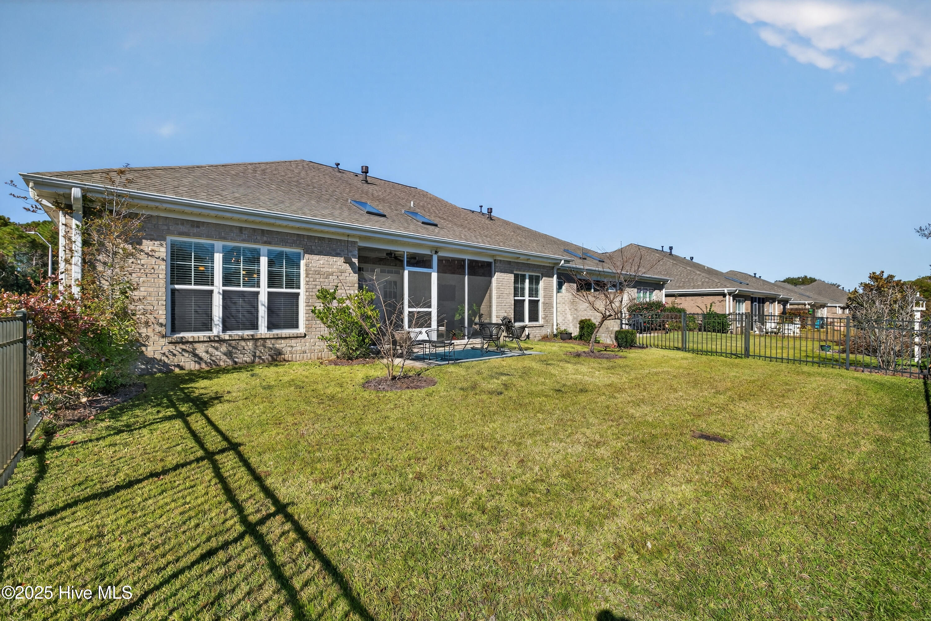 100541458 | Photo 27