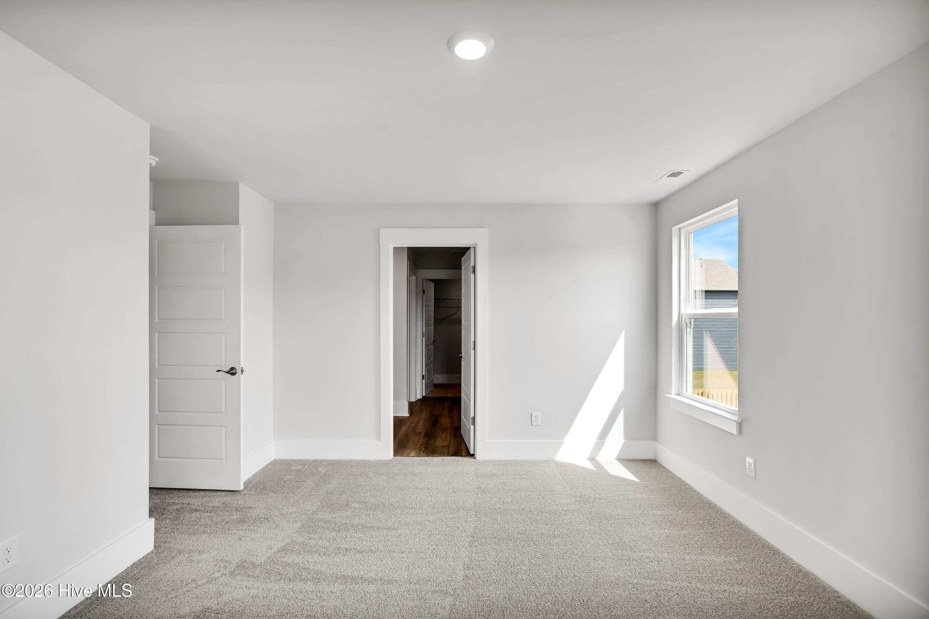 100544659 | Photo 23