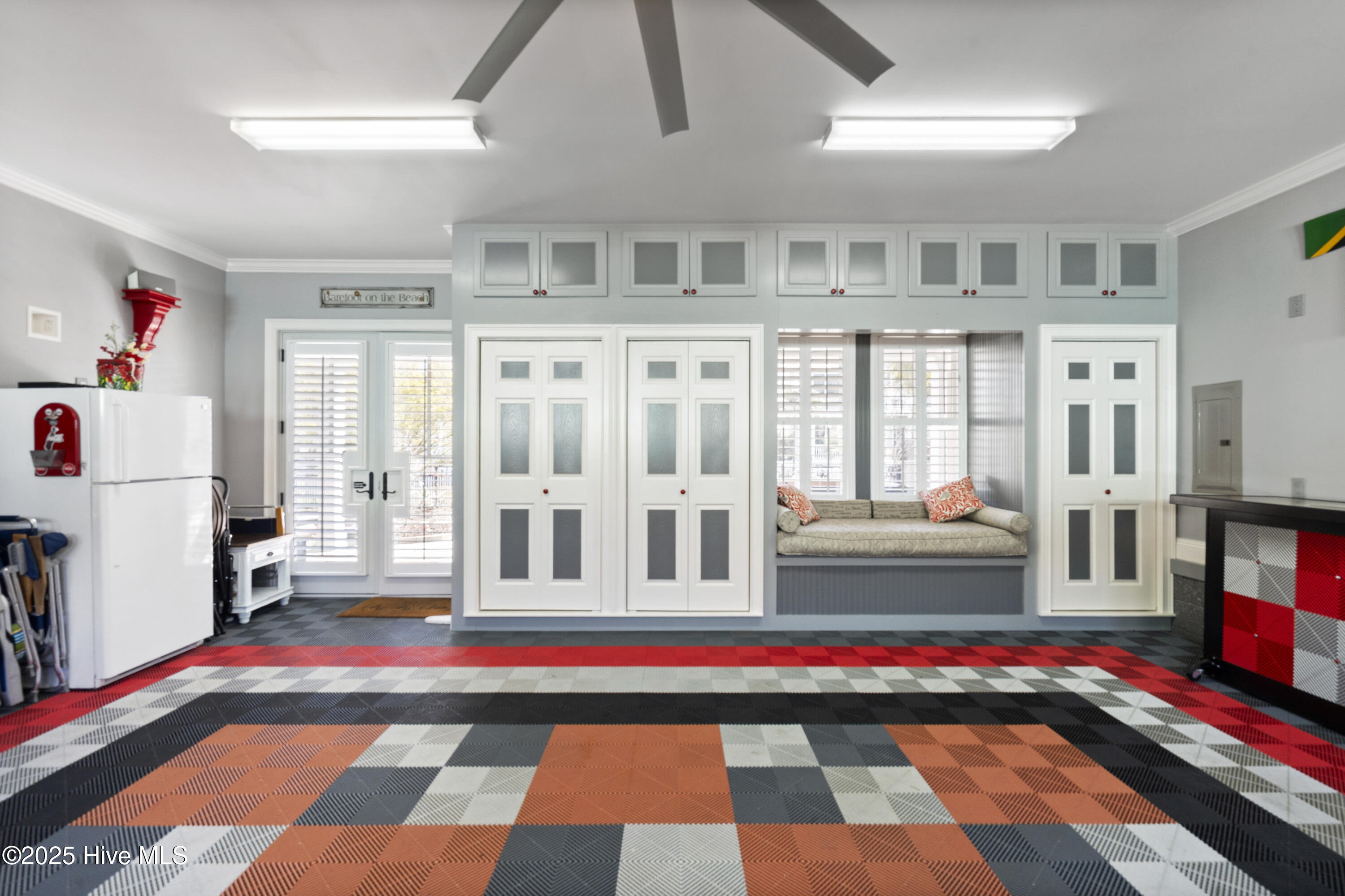 100498817 | Photo 51