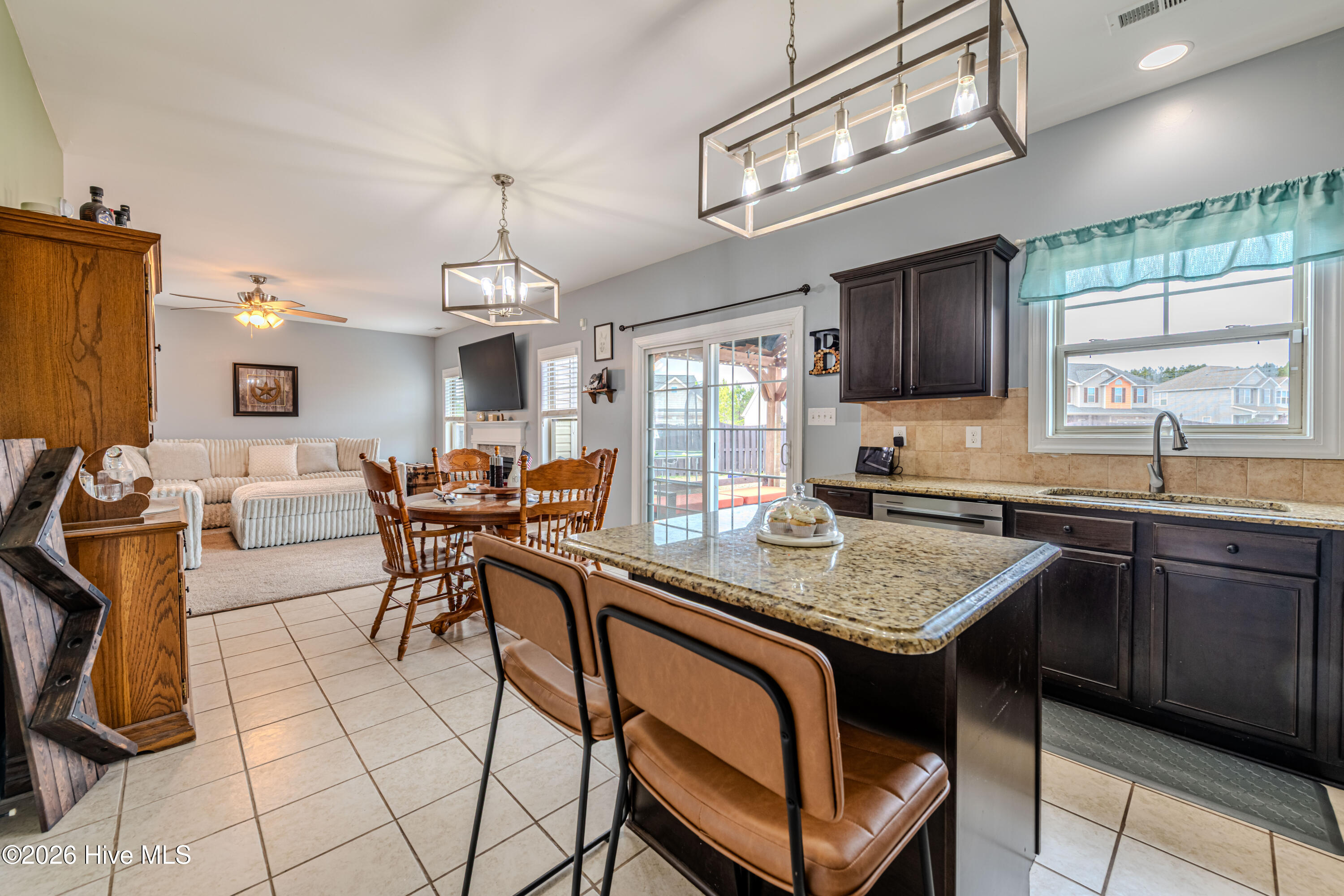 100555095 | Photo 40