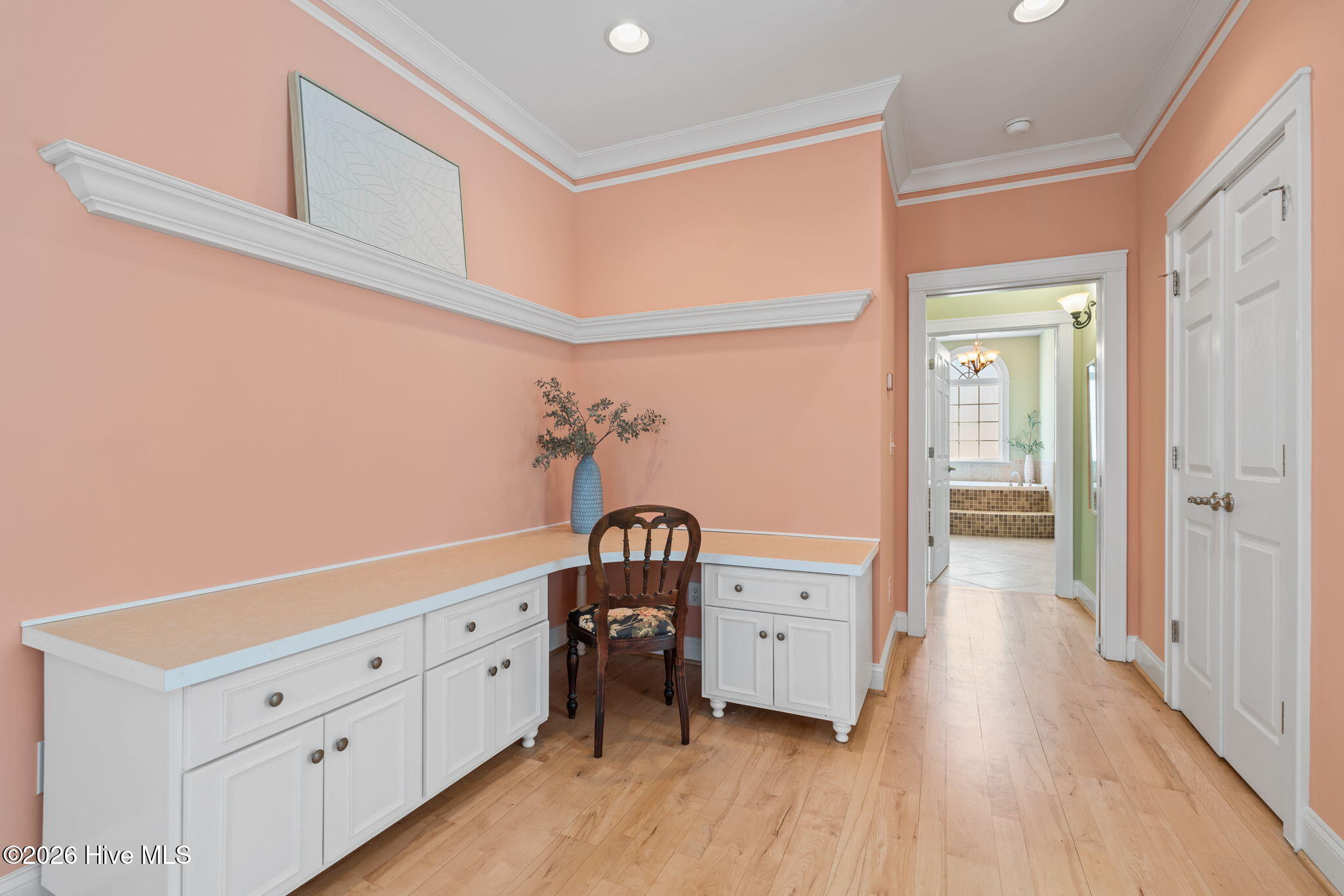 100564903 | Photo 28