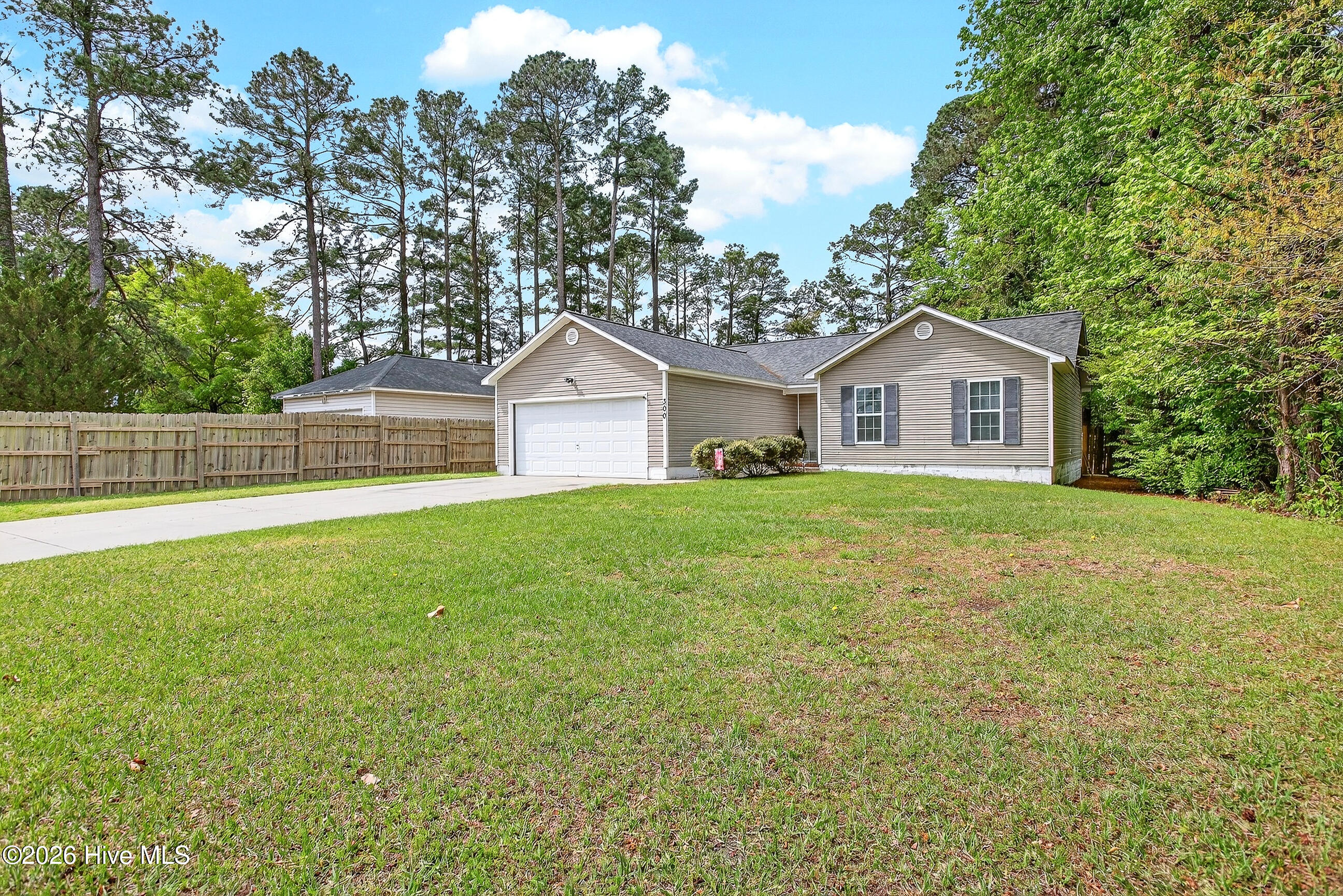 300 Parkwood Drive, Jacksonville, NC, 28546