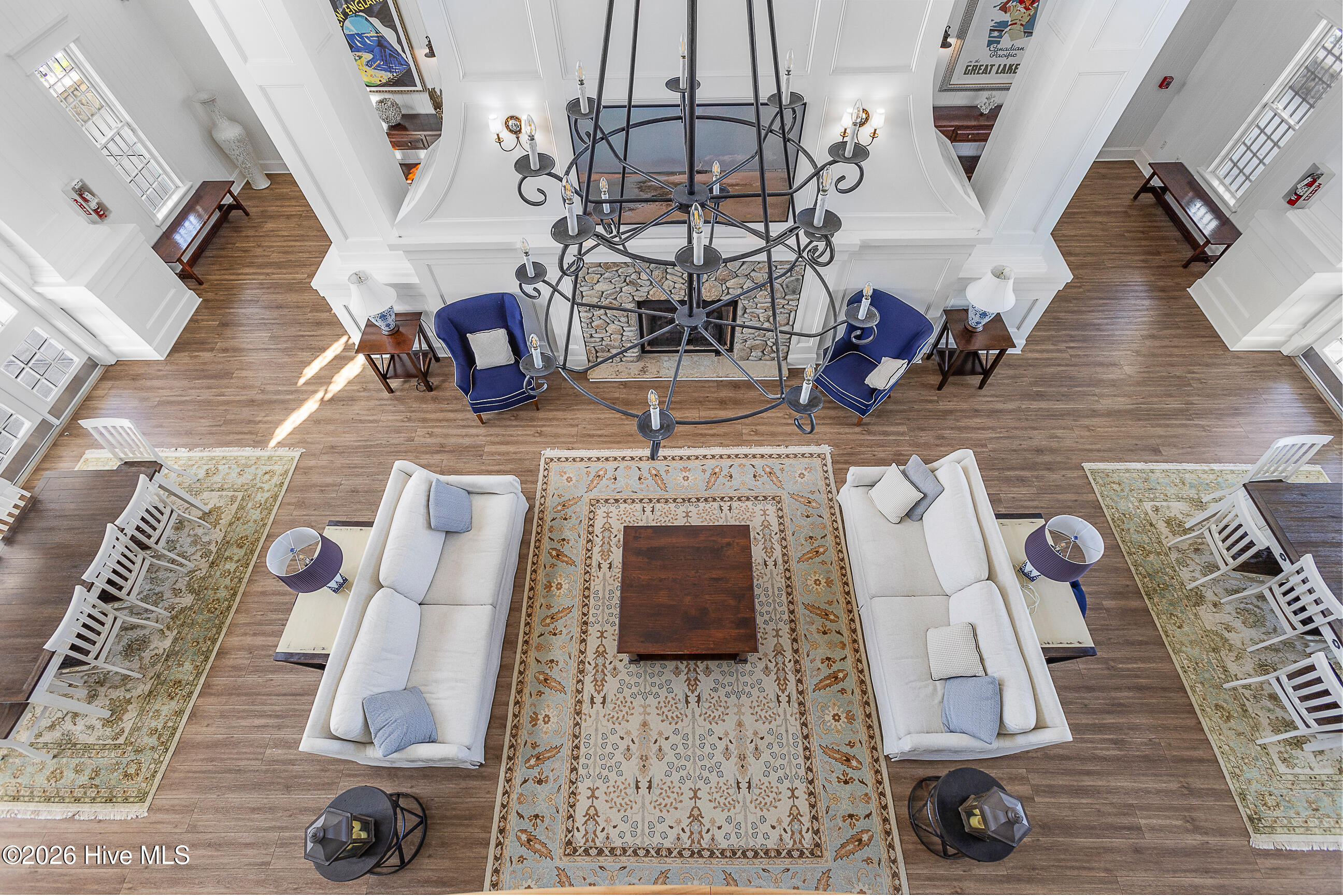 100560315 | Photo 25