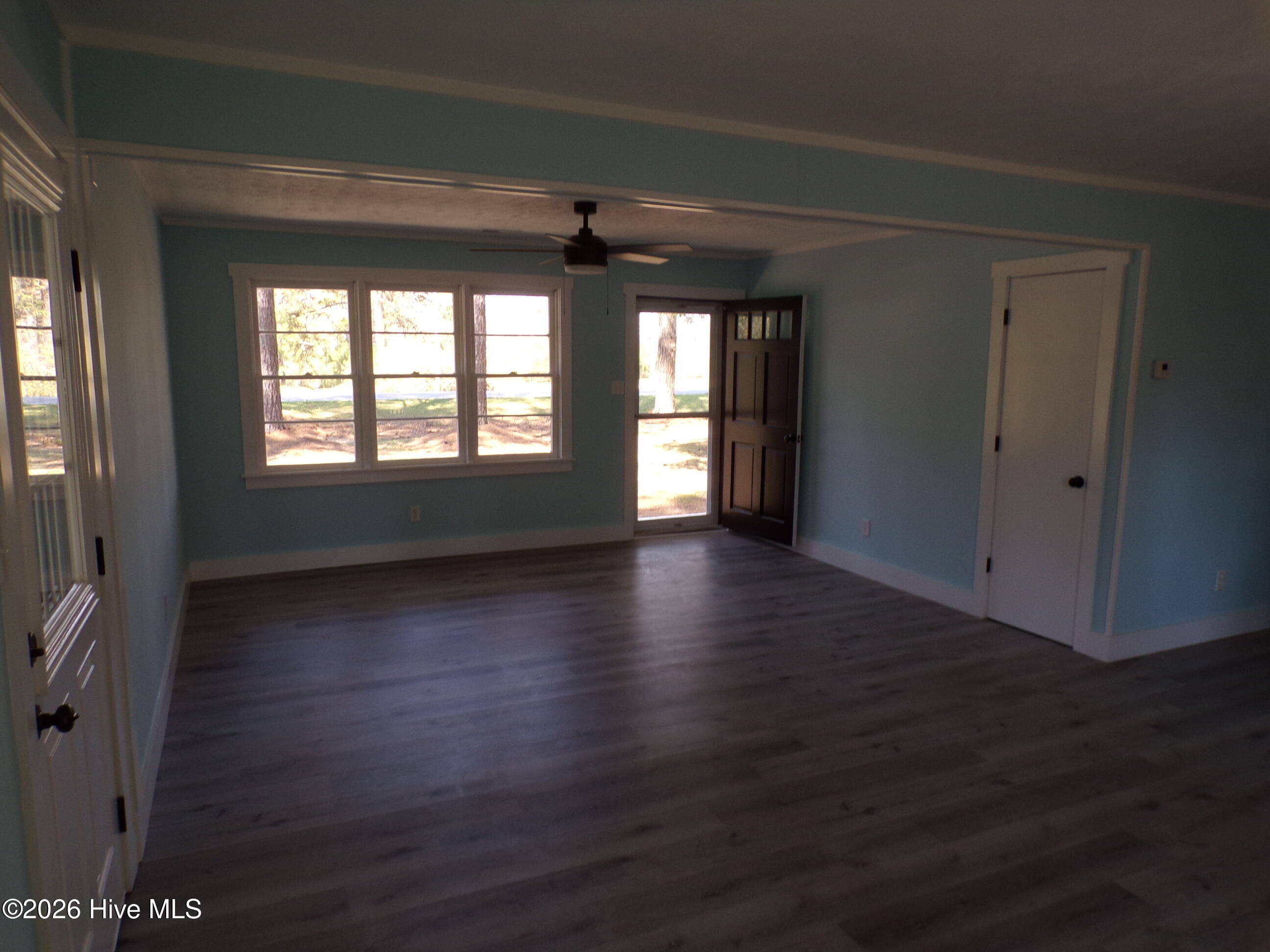 100562942 | Photo 10