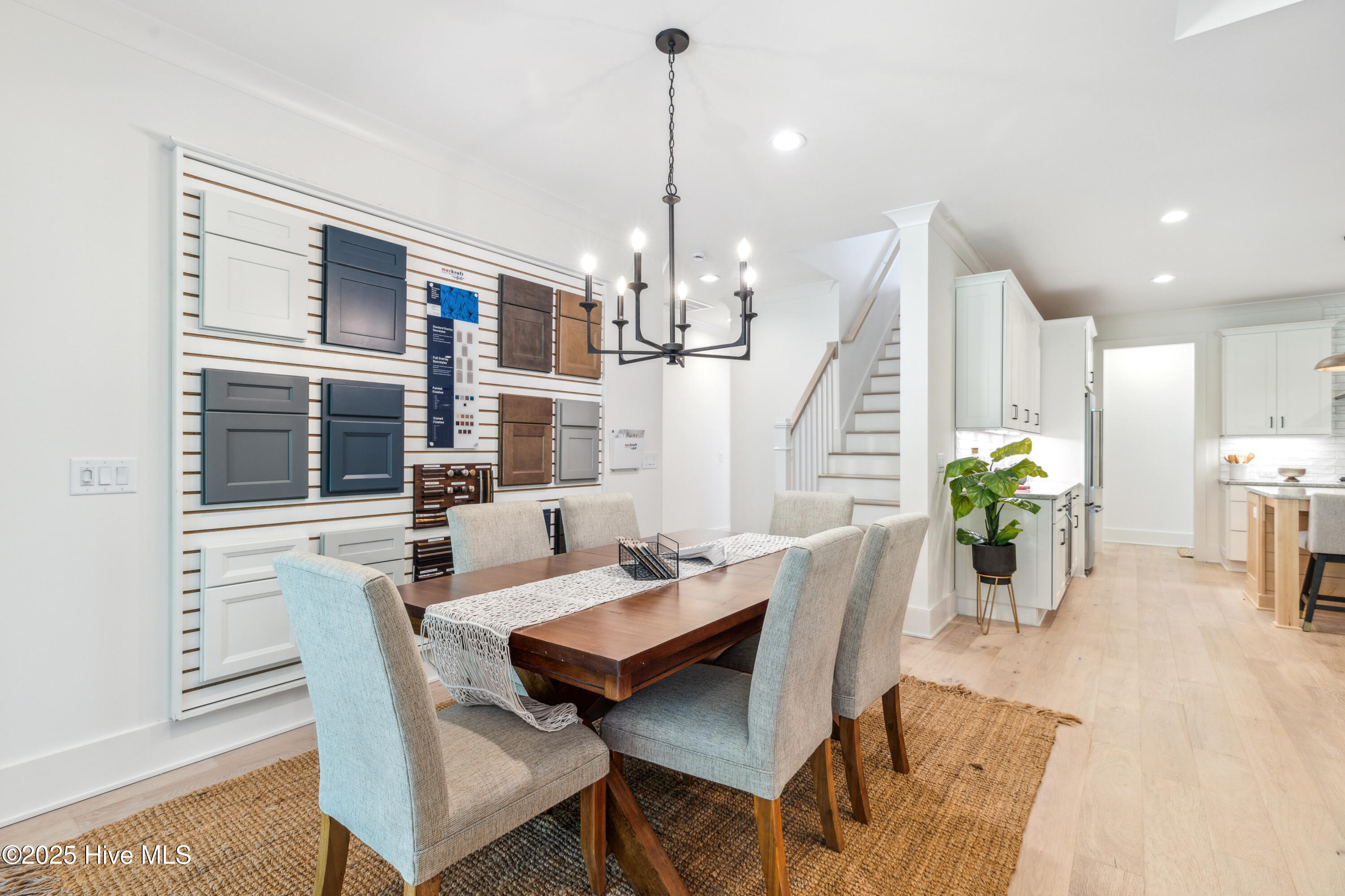 100523457 | Photo 30