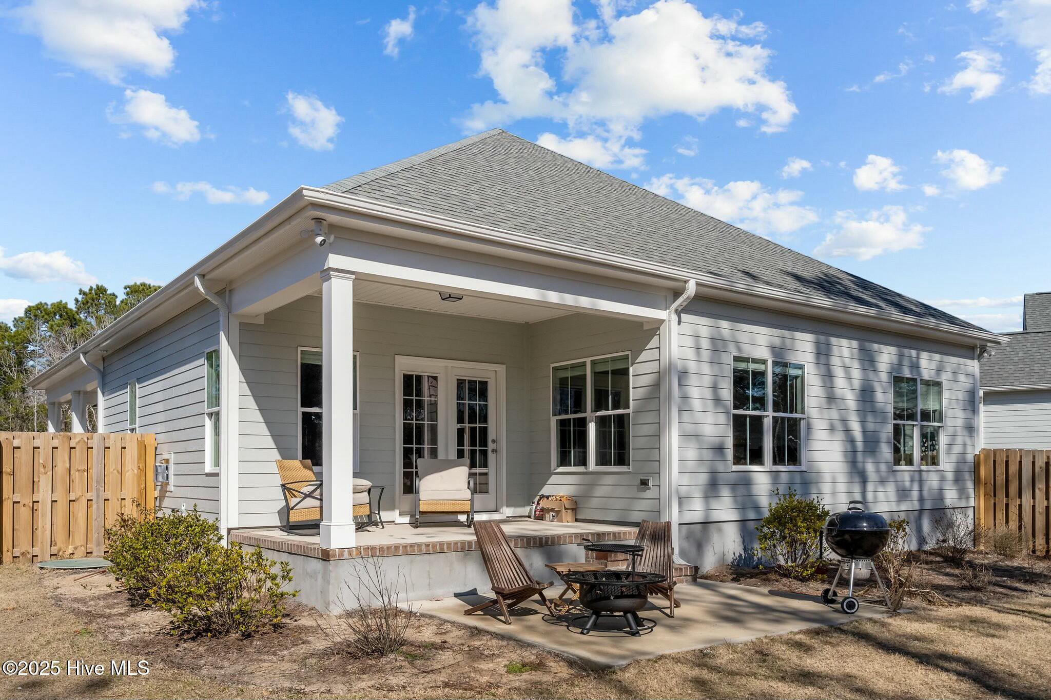 100558663 | Photo 33