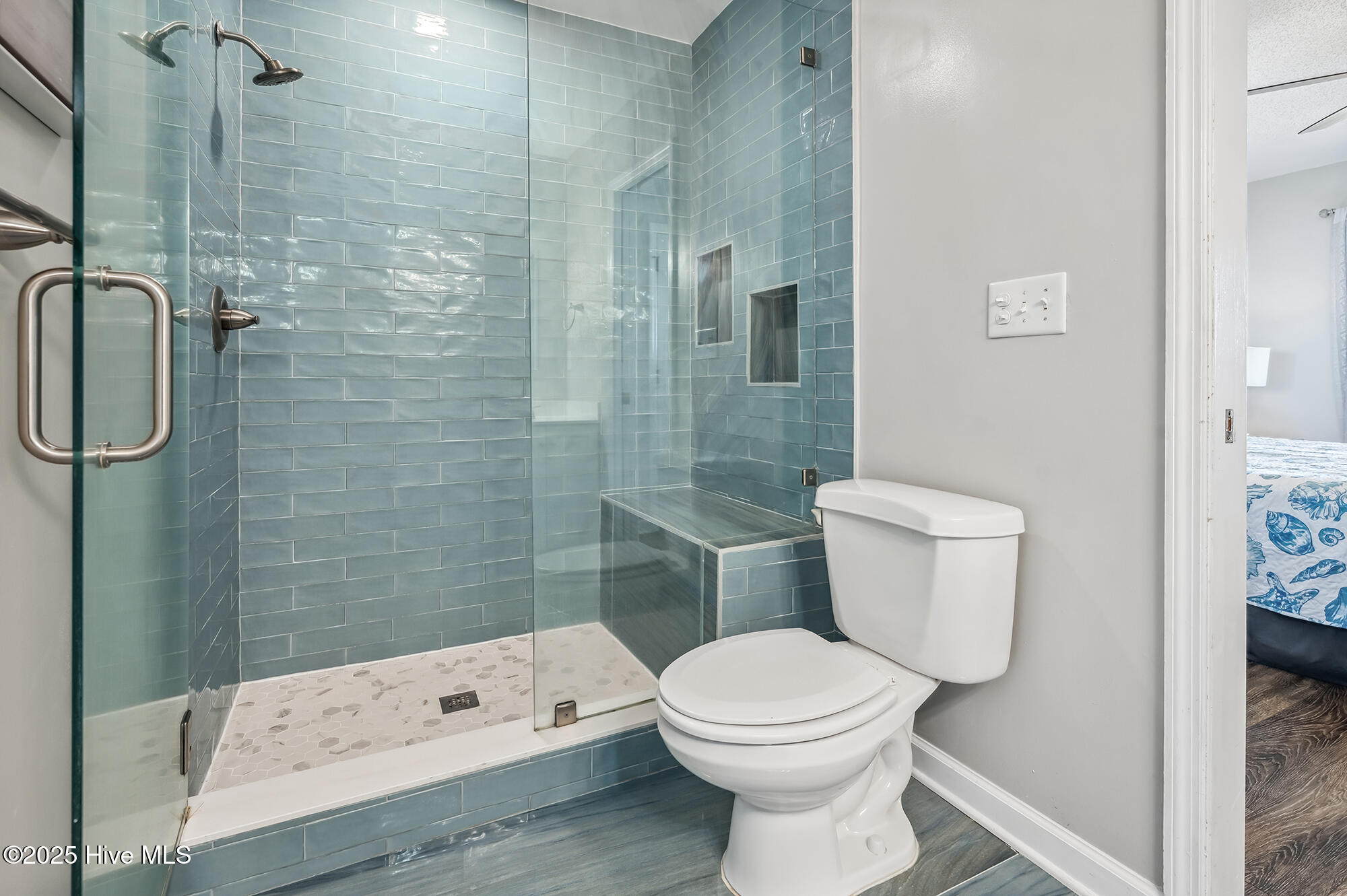 100538972 | Photo 51