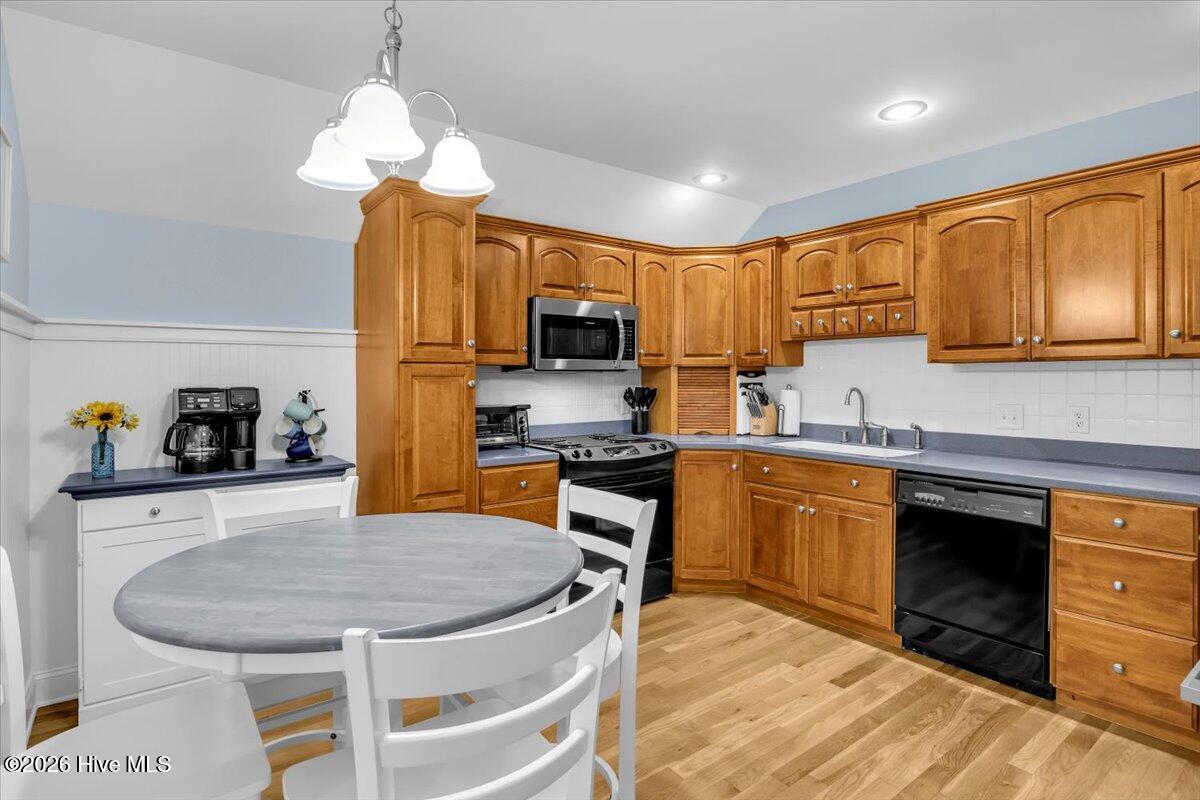 100556274 | Photo 29