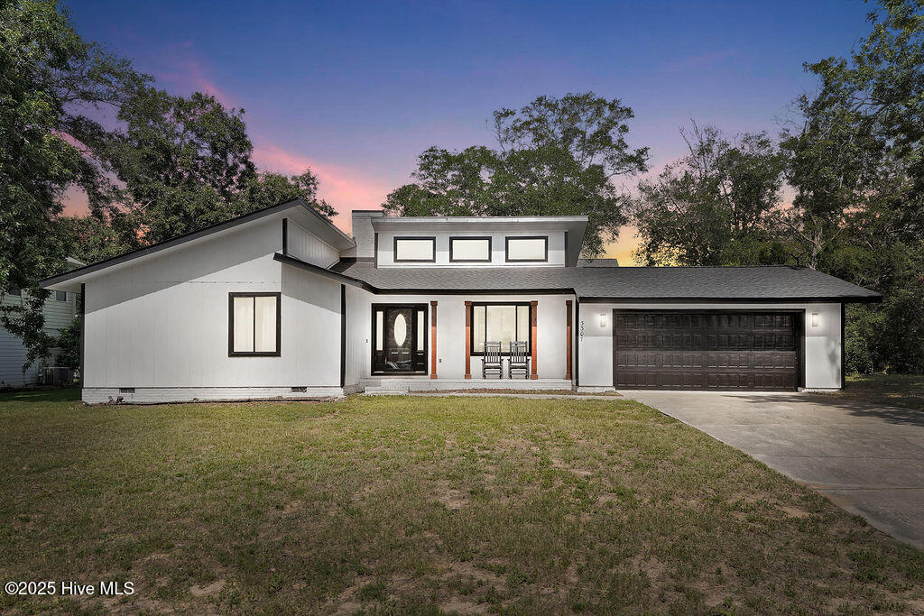 100570405 | Photo 47