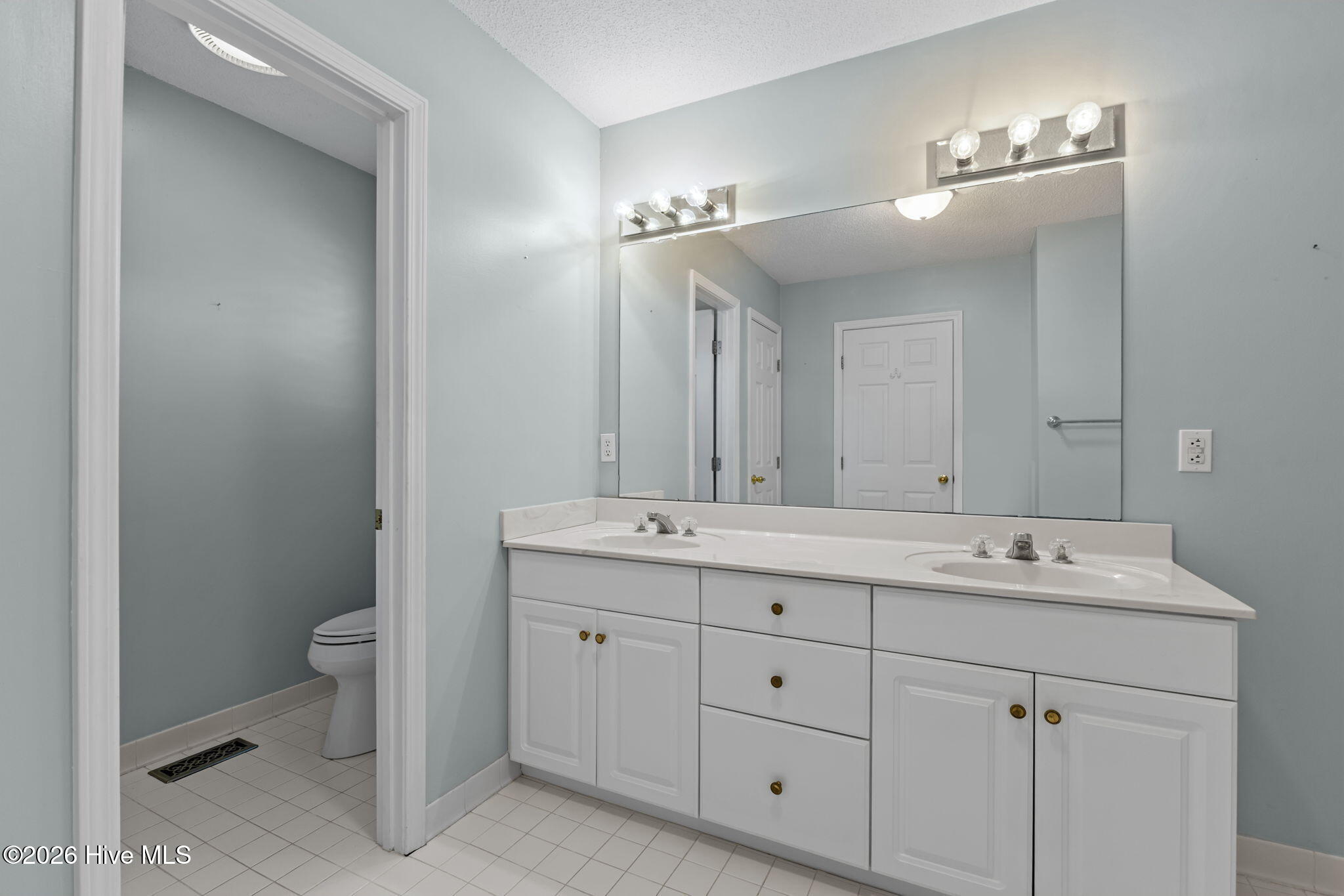 100564884 | Photo 21