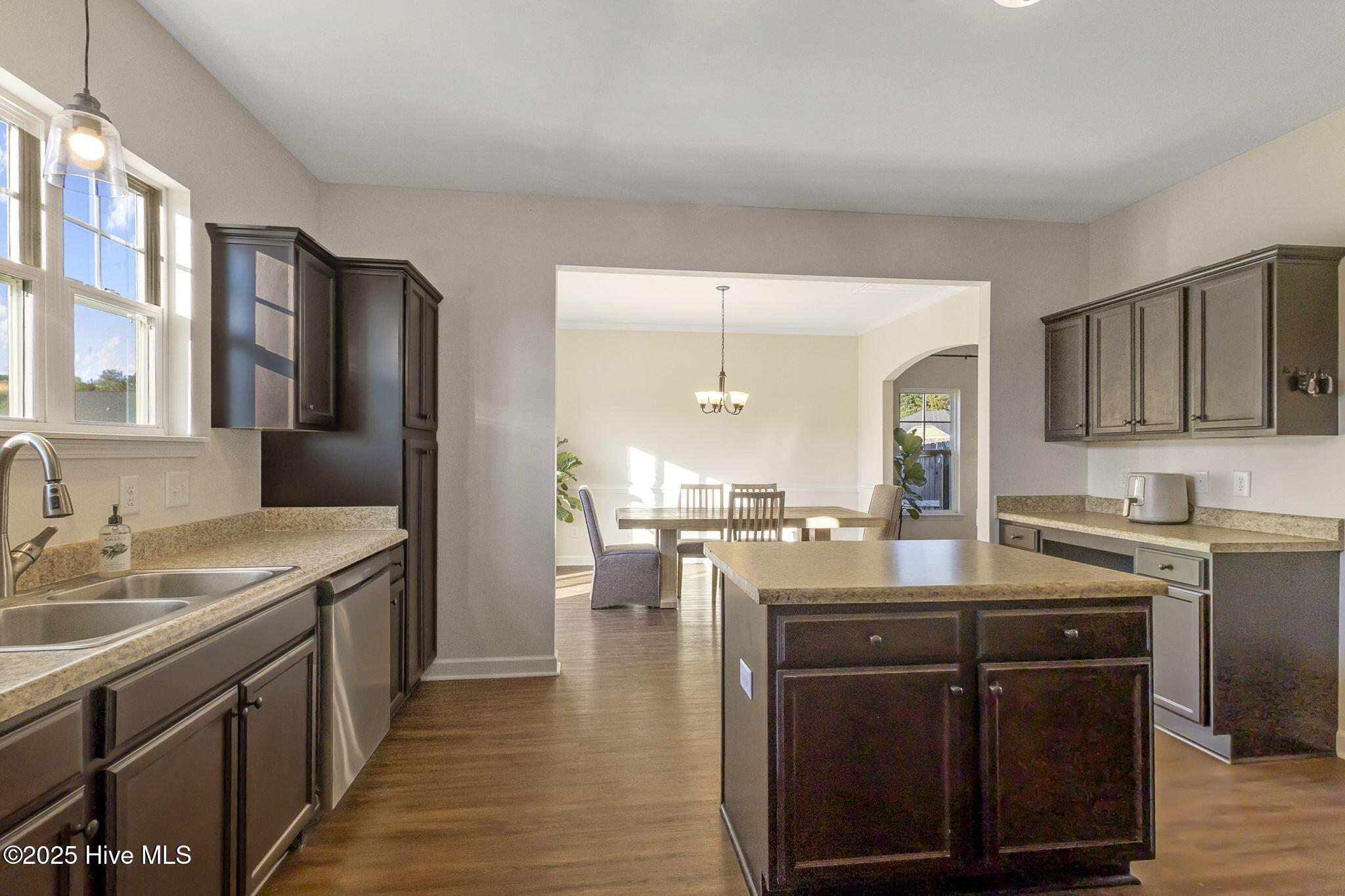 100538262 | Photo 15