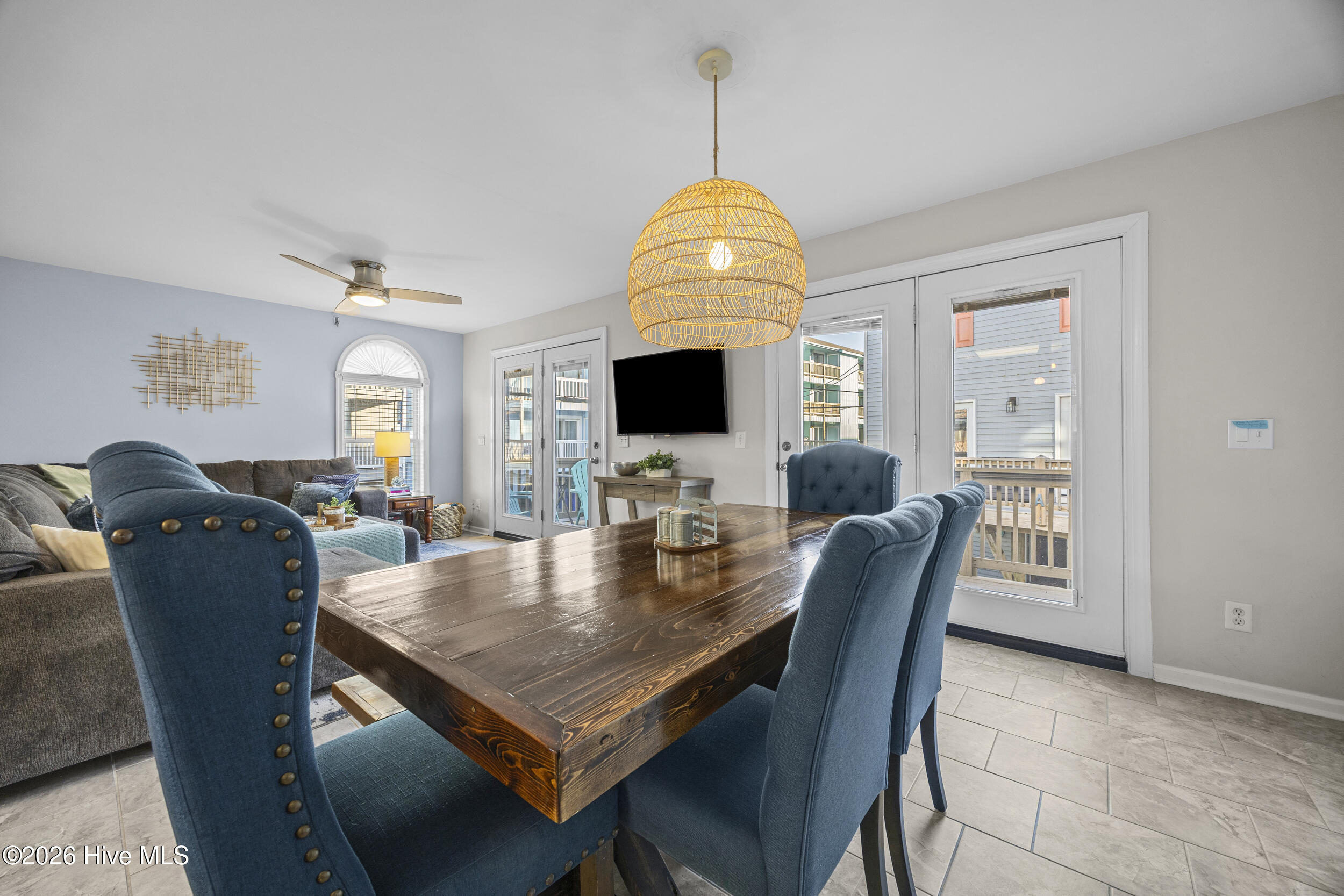 100552851 | Photo 10