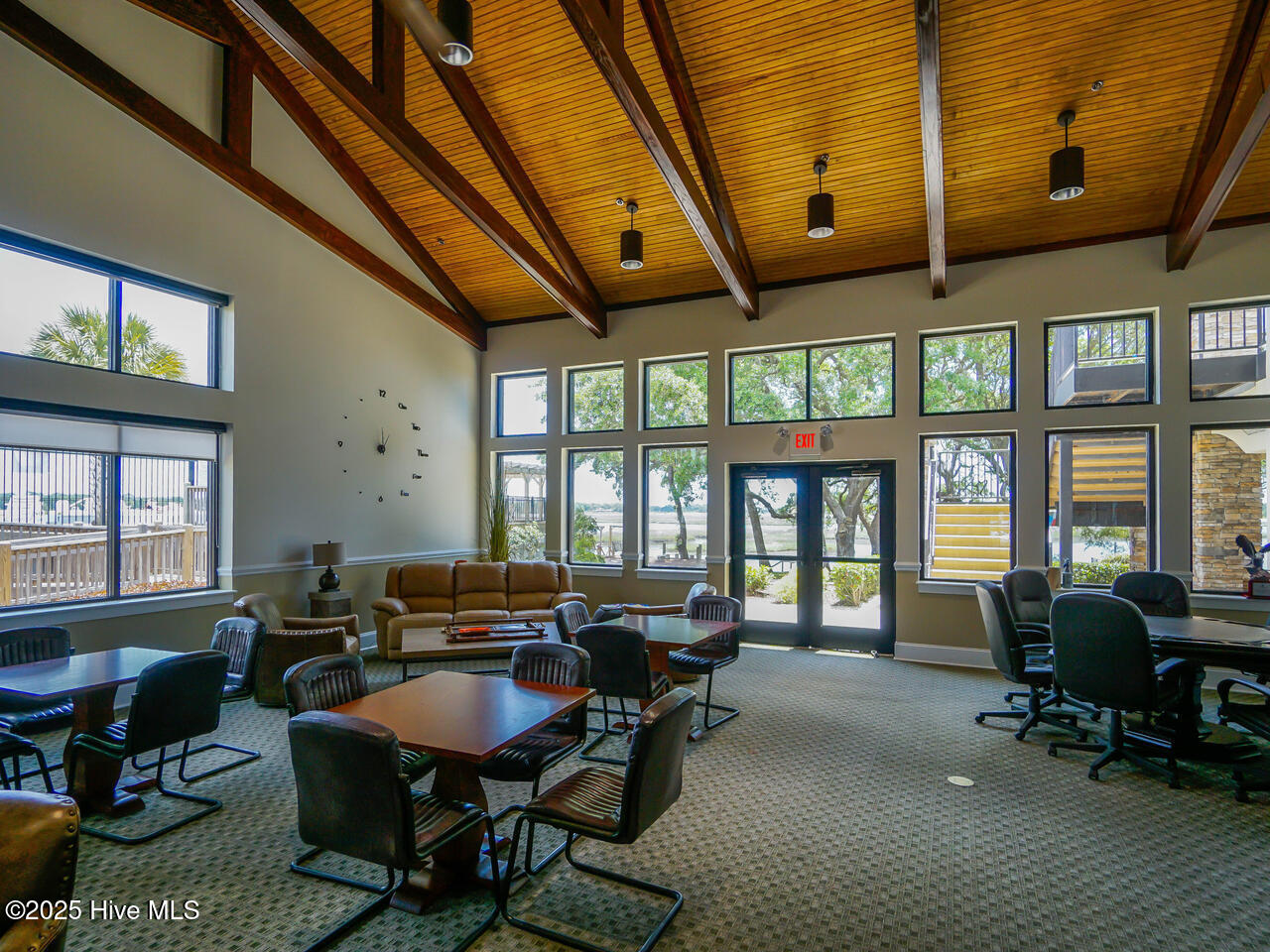 100533564 | Photo 40