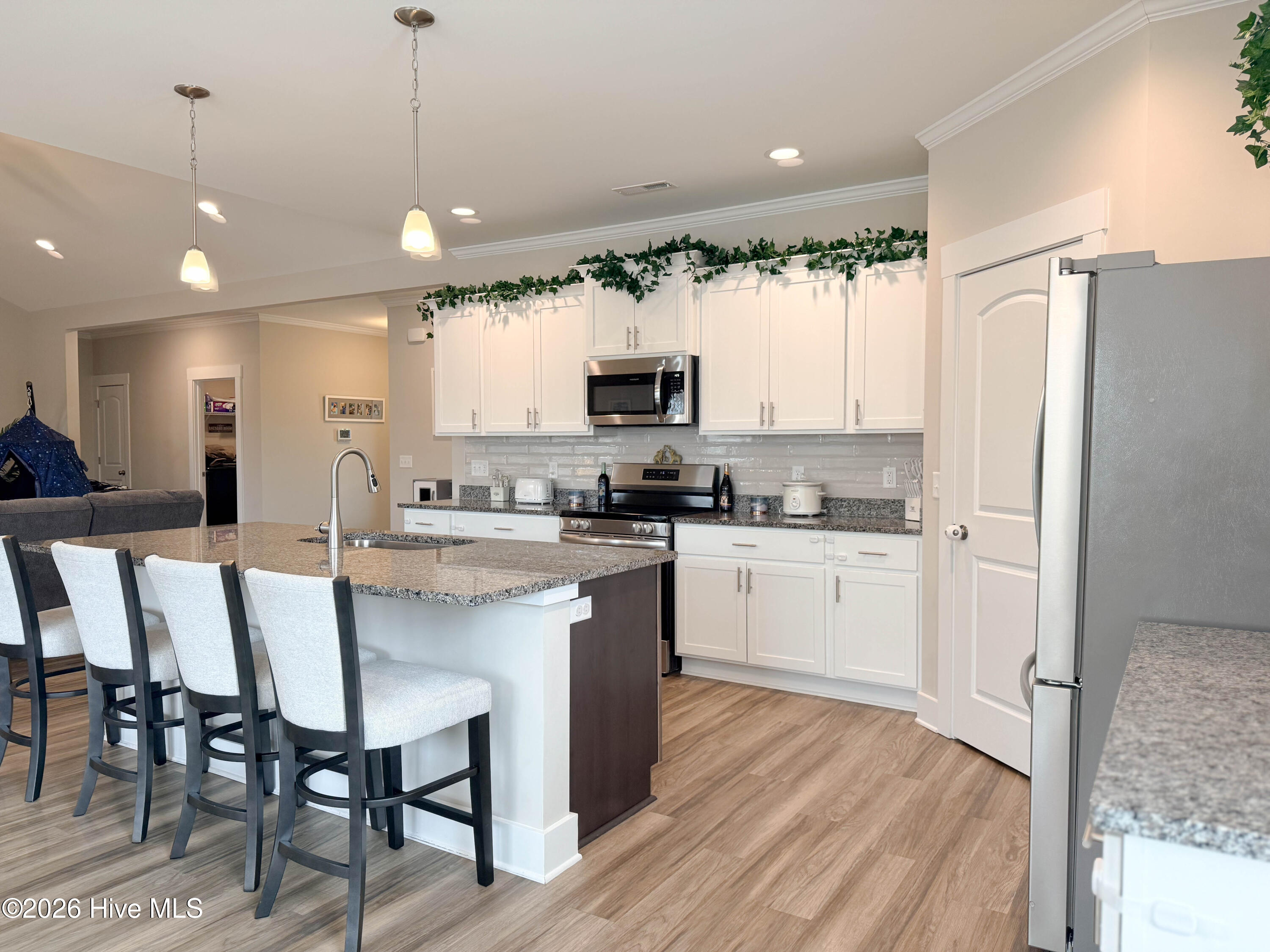 100560693 | Photo 21