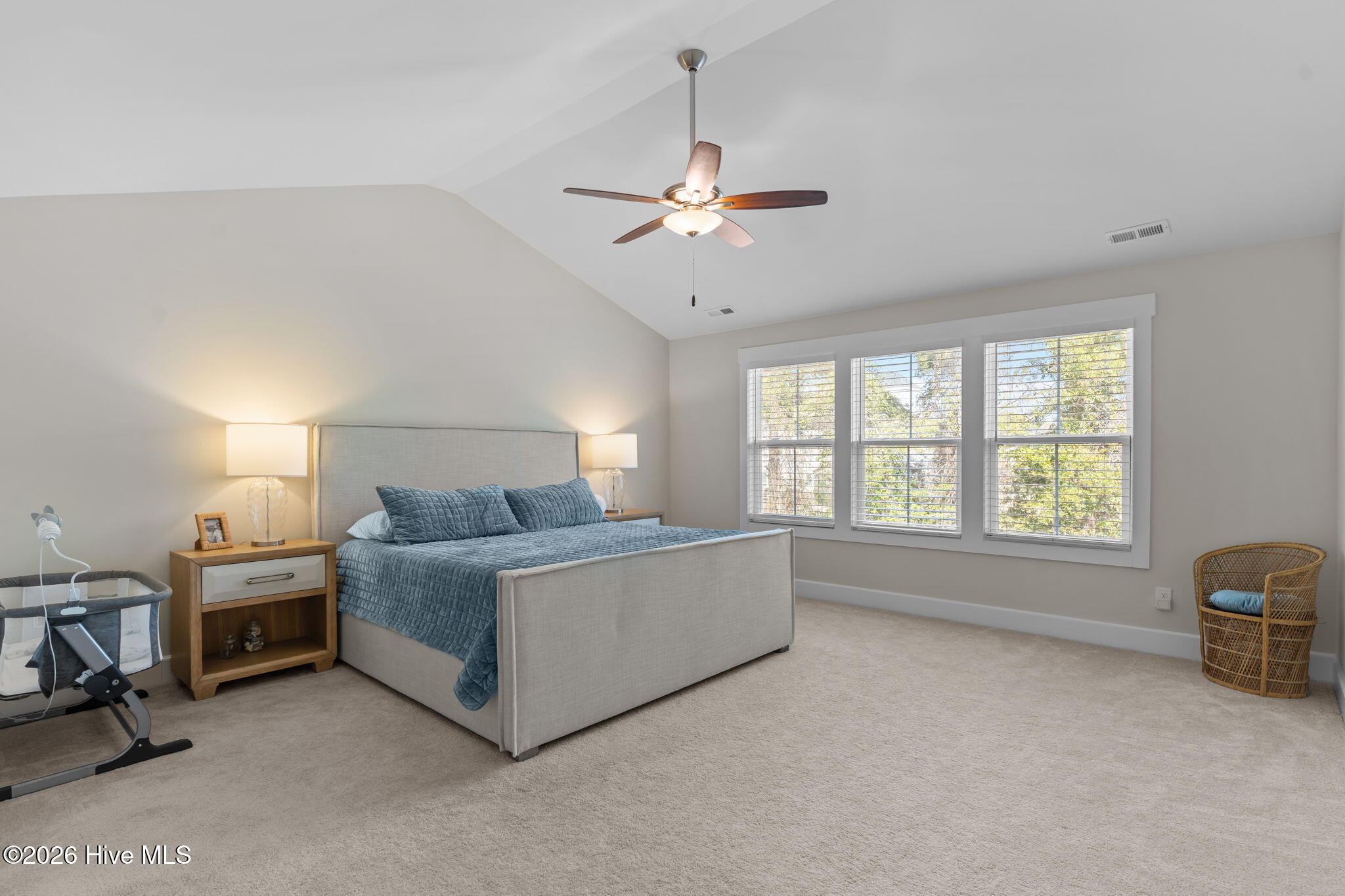 100555424 | Photo 33