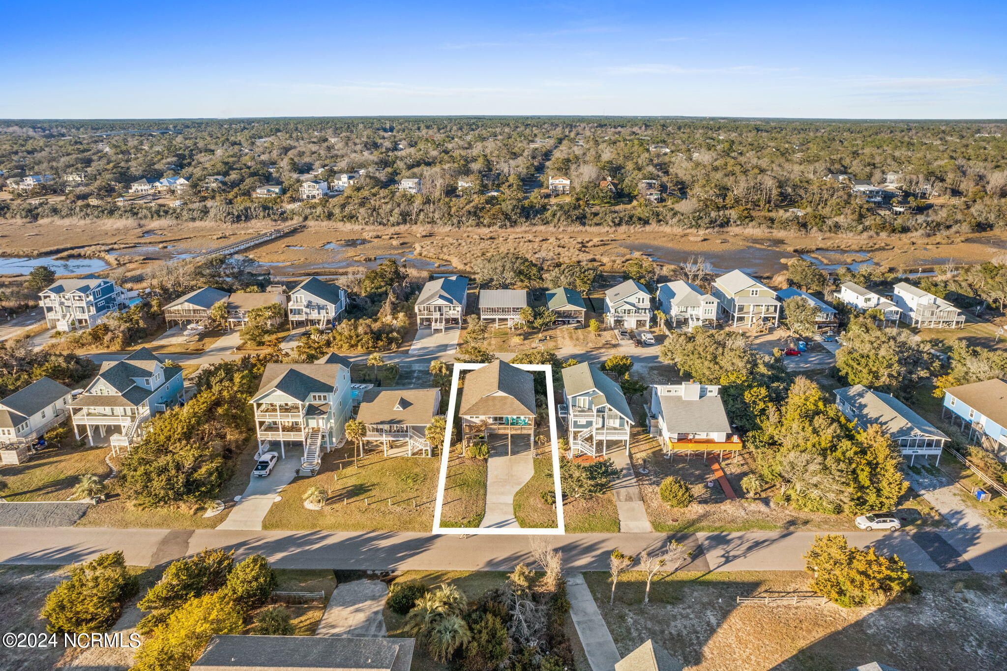 100566939 | Photo 45