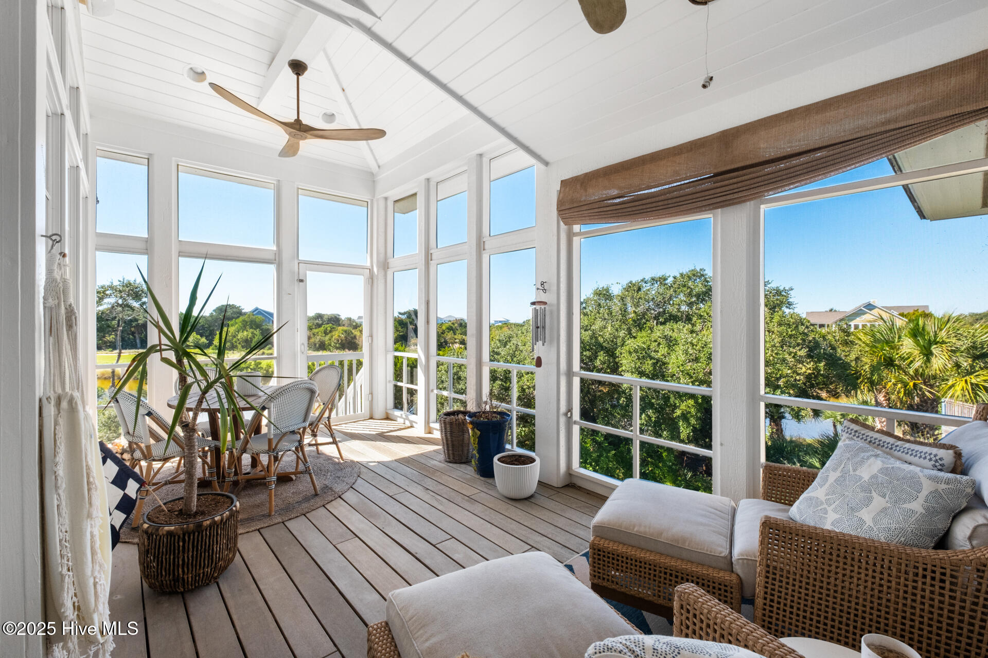 100540295 | Photo 29