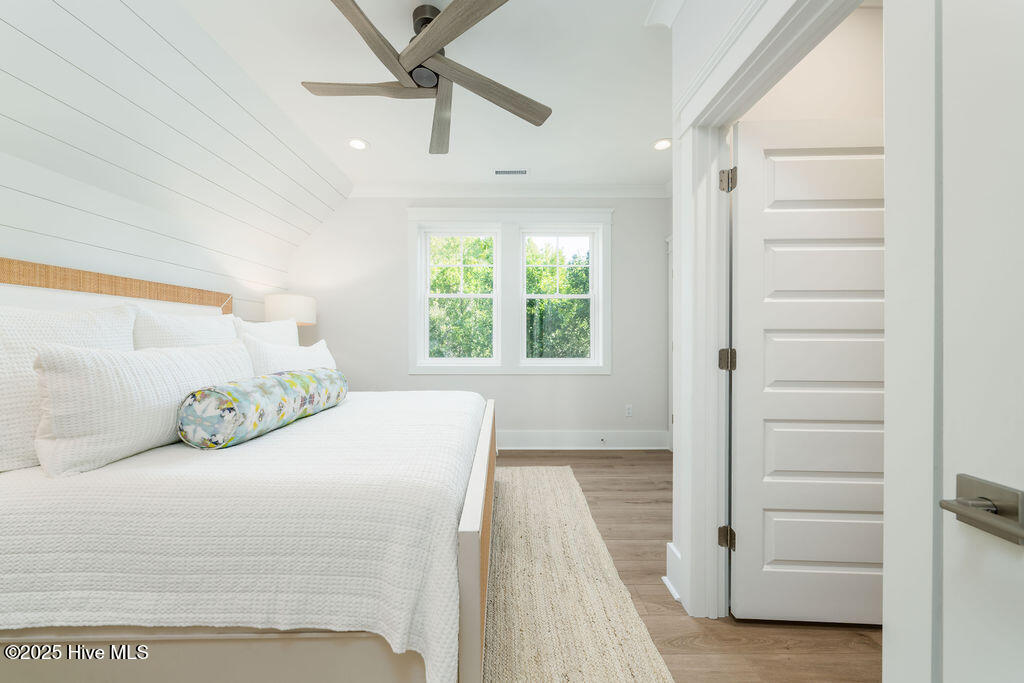 100522858 | Photo 26