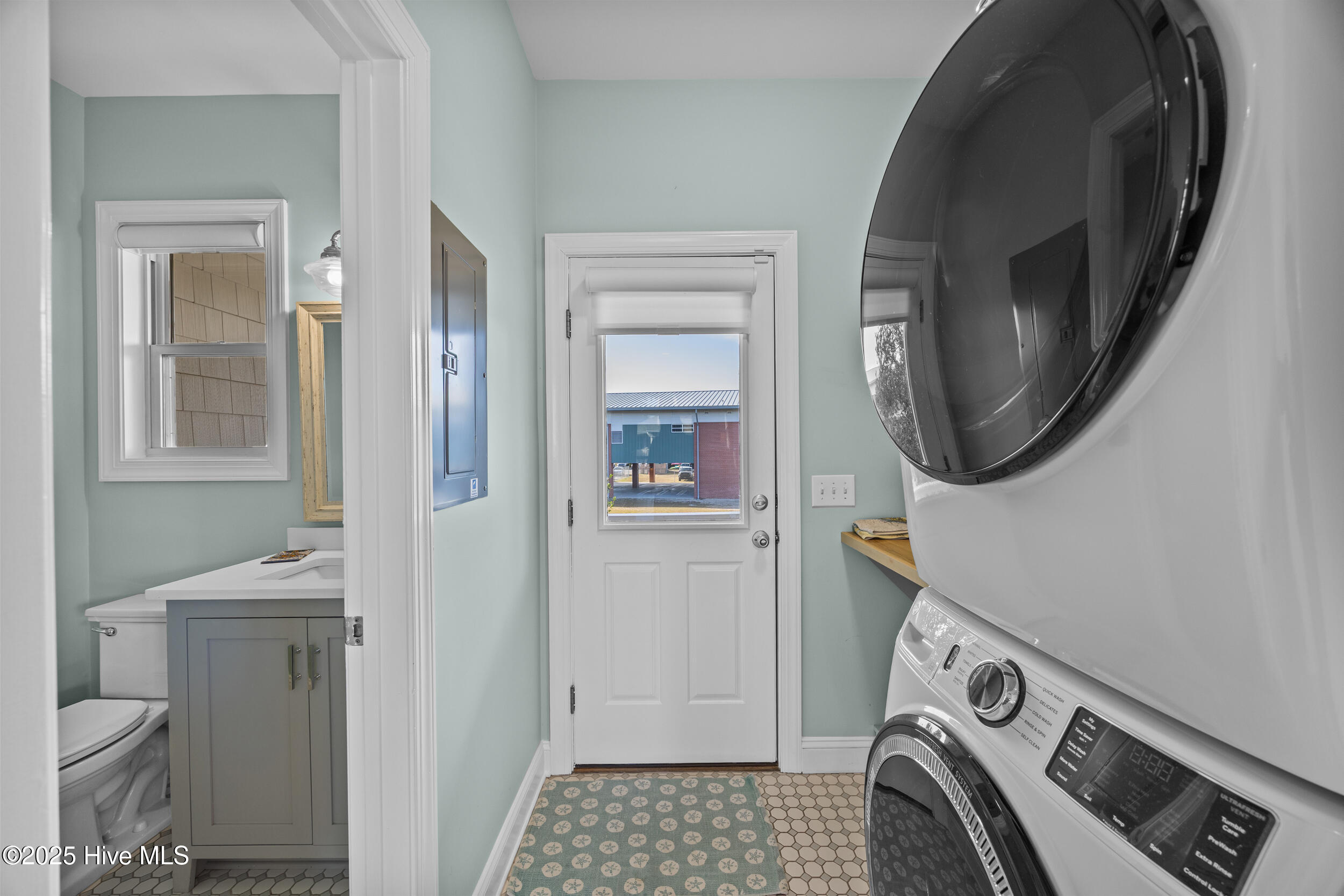 100554805 | Photo 16