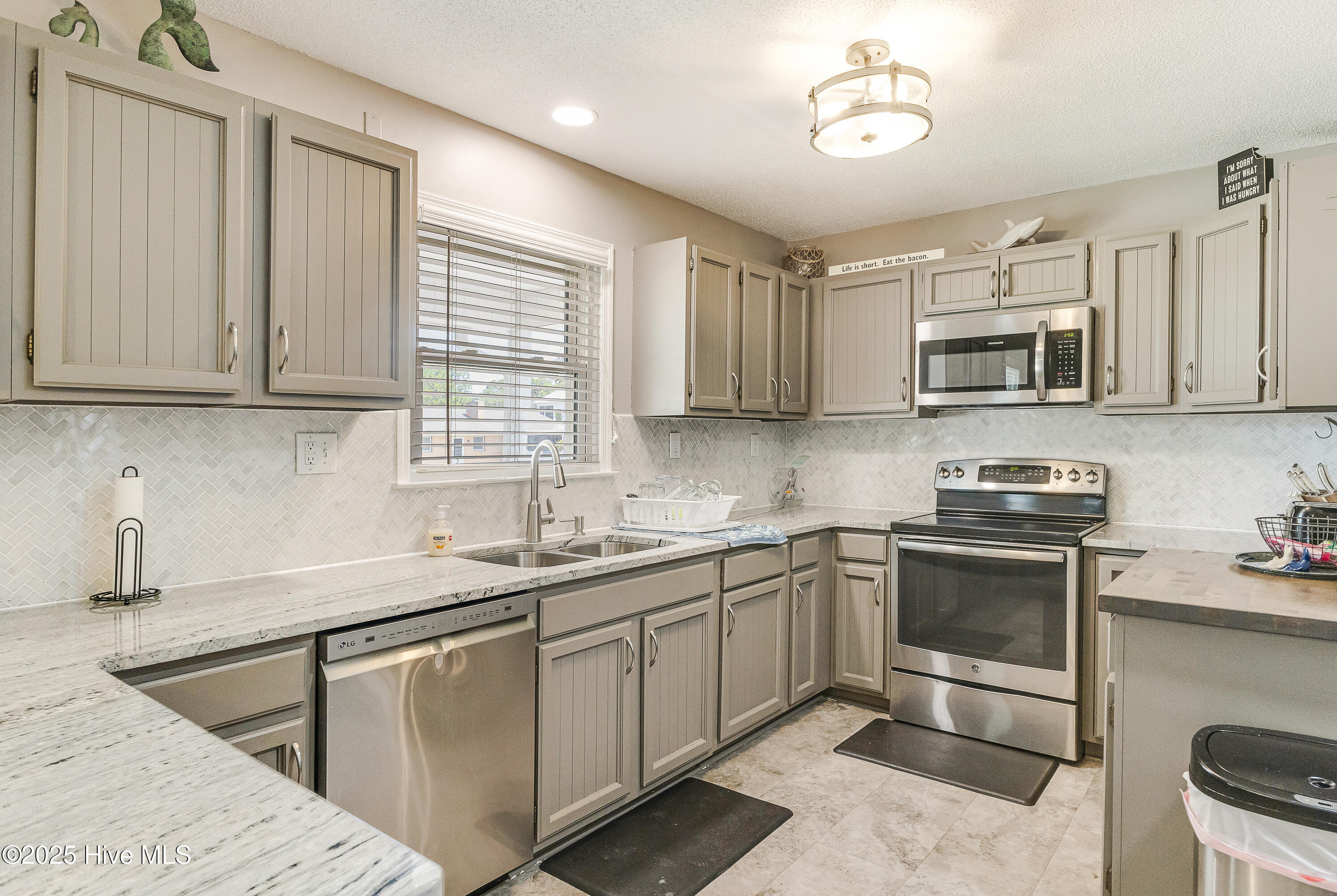 100536488 | Photo 13