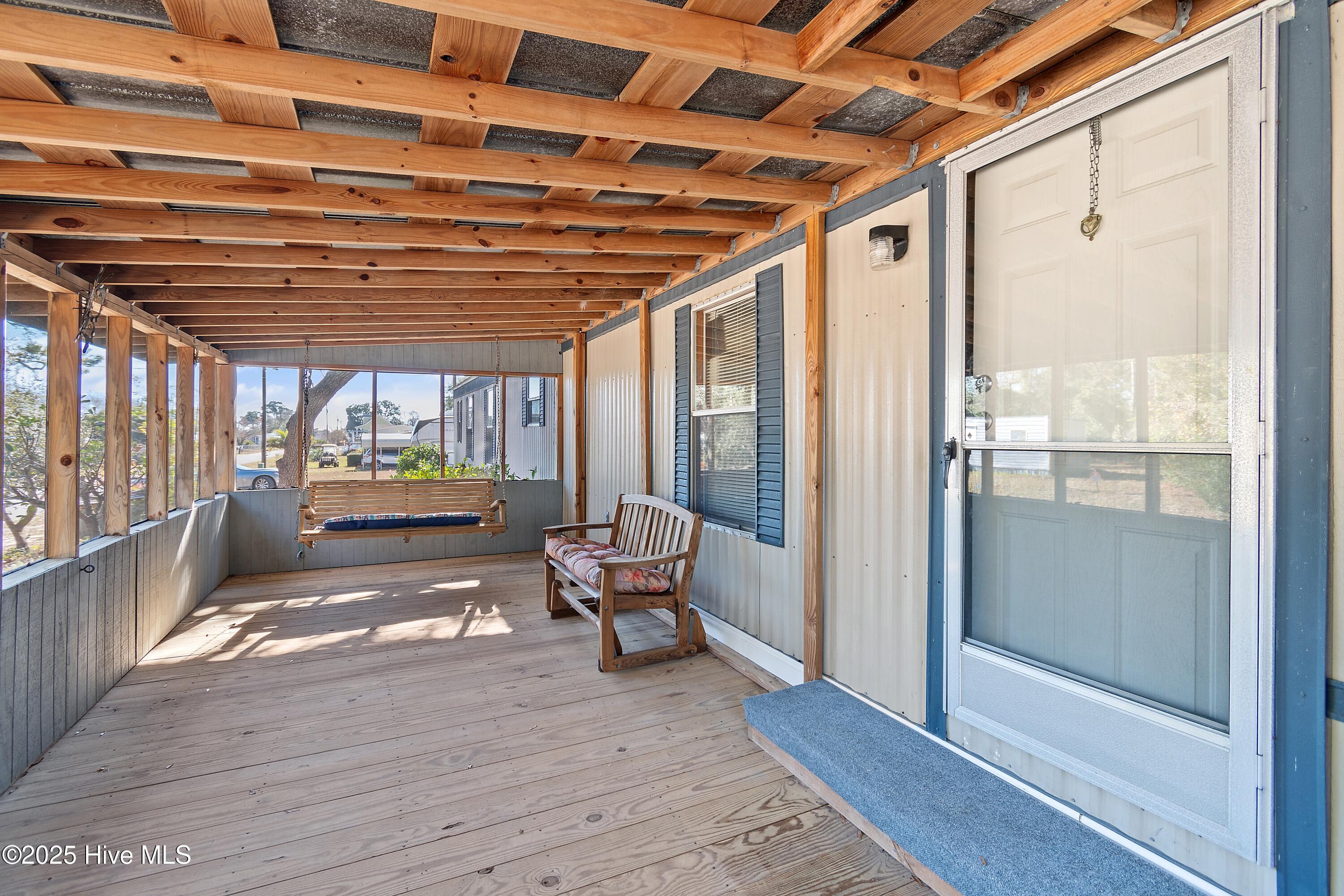 100543212 | Photo 11