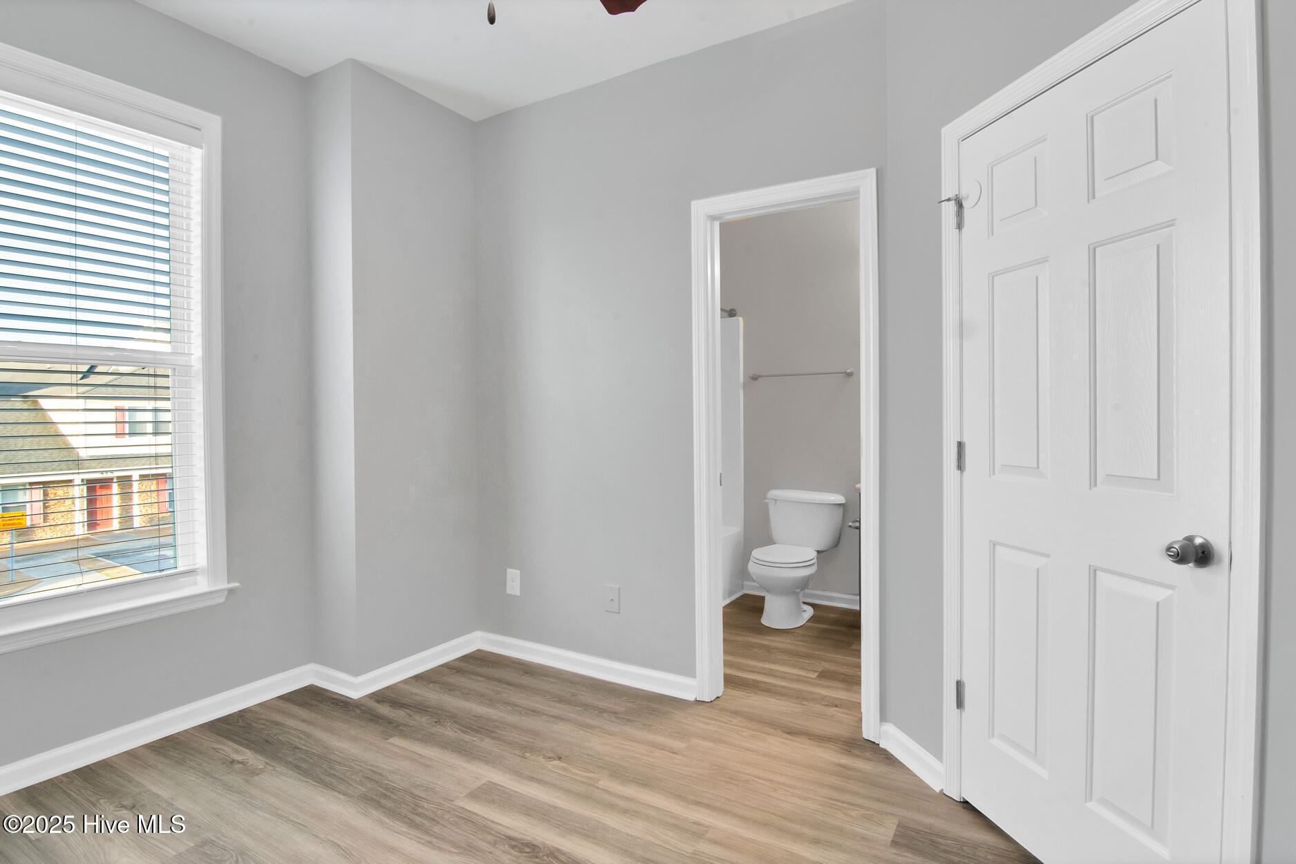 100547206 | Photo 12