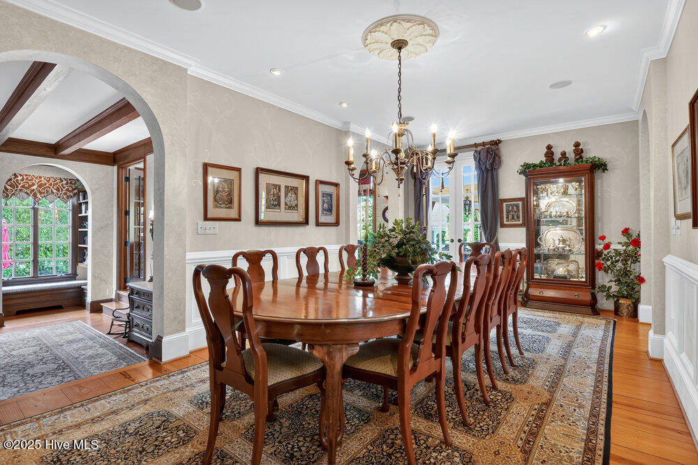 100560338 | Photo 45