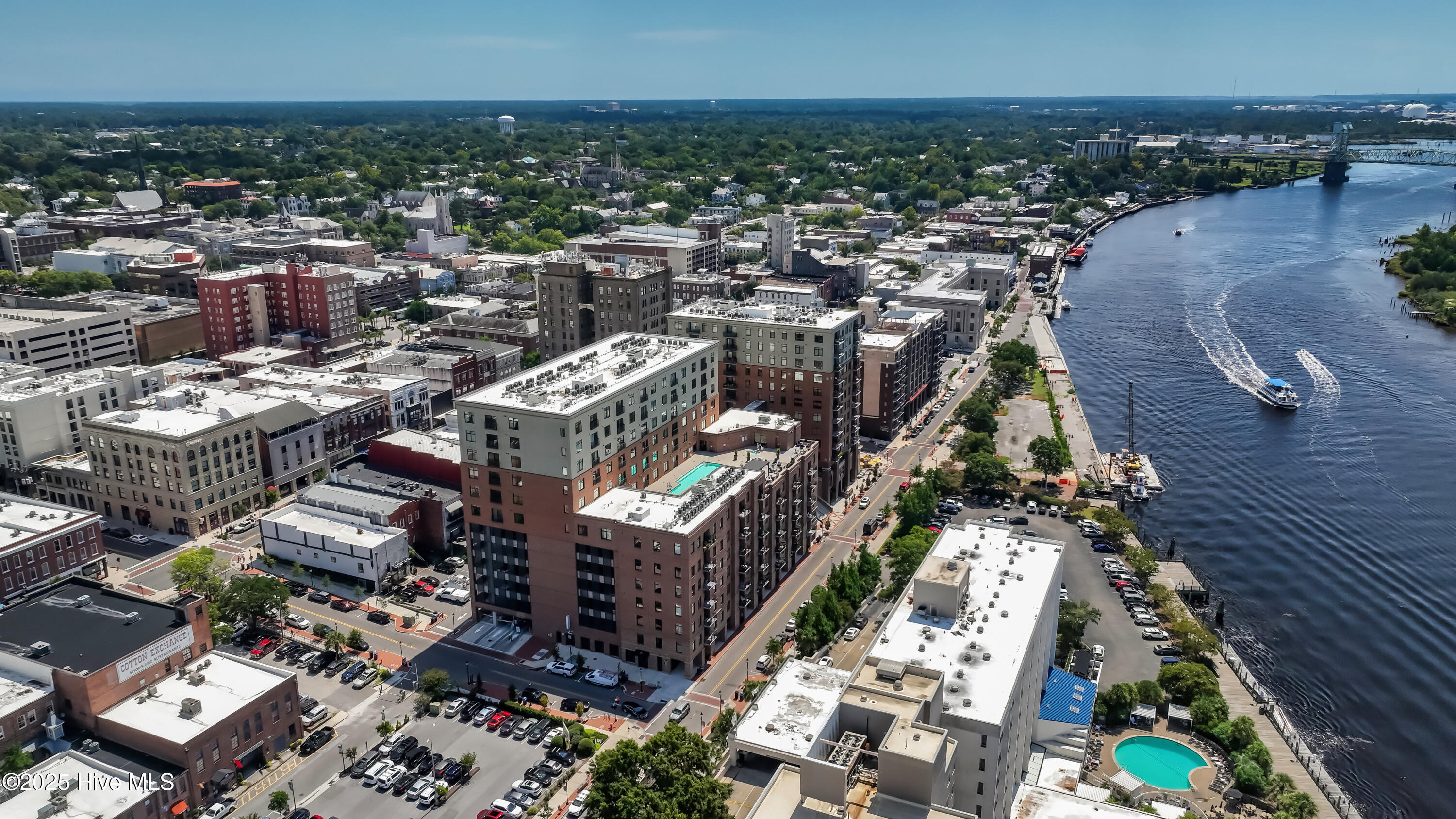 100526322 | Photo 87