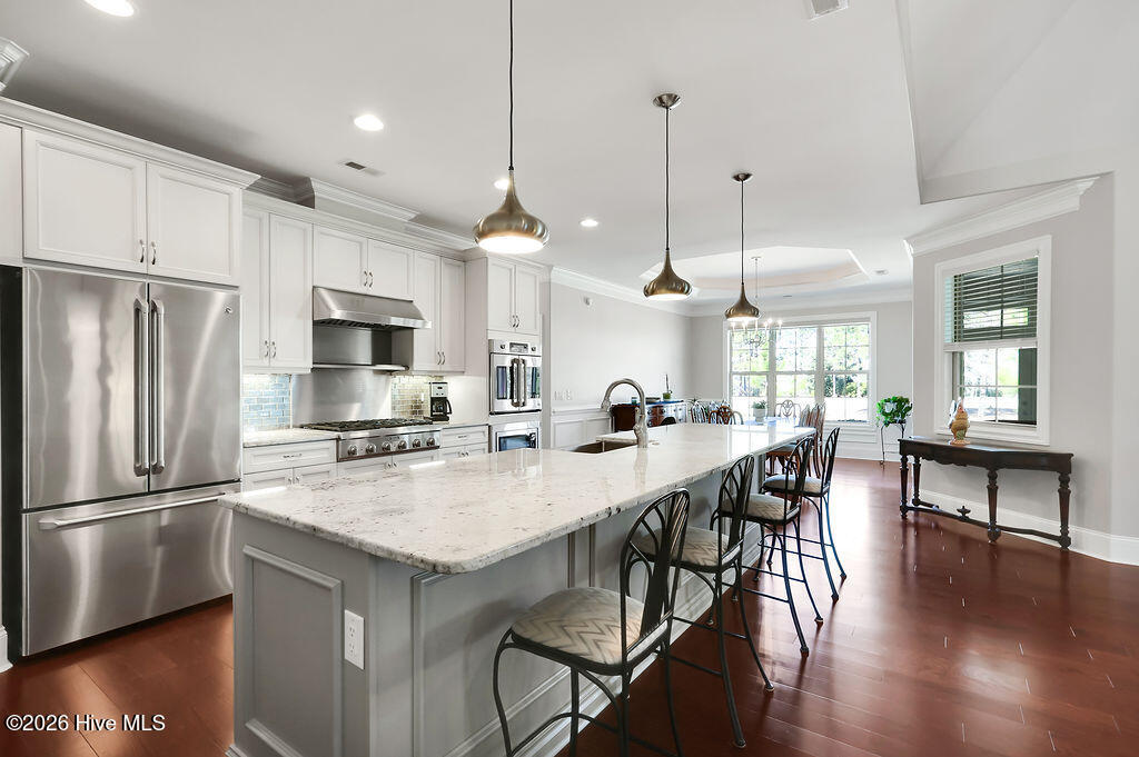 100554017 | Photo 13