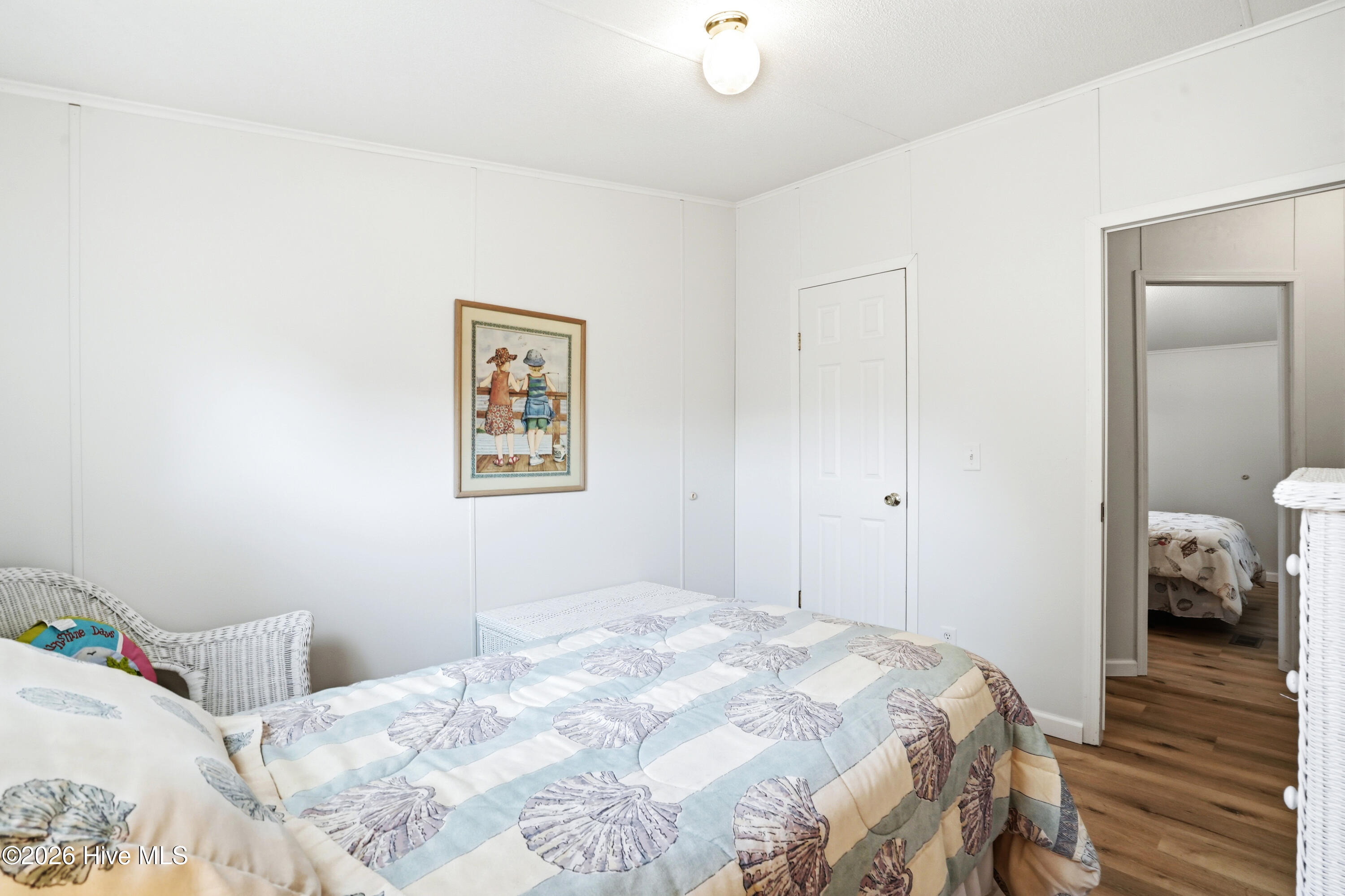 100565641 | Photo 38