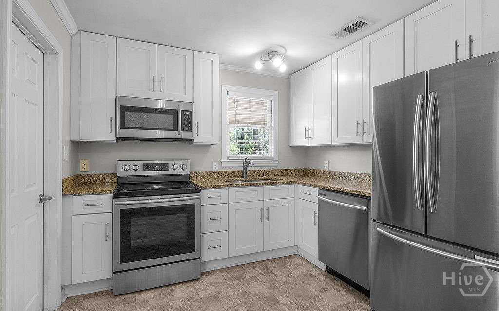 2114 E 62nd Street, Savannah, GA 31404 Listing Photo  10