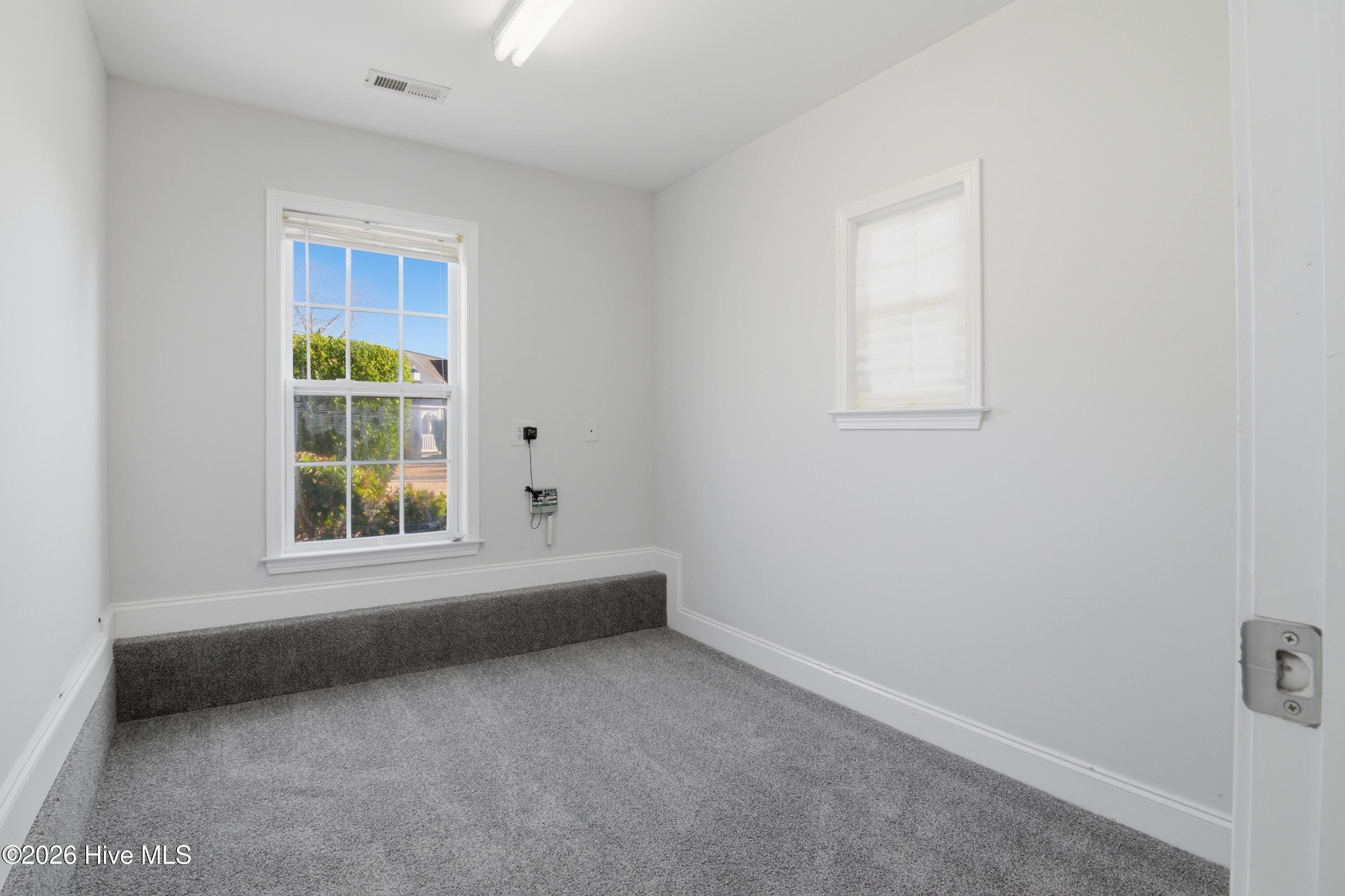 100549950 | Photo 27