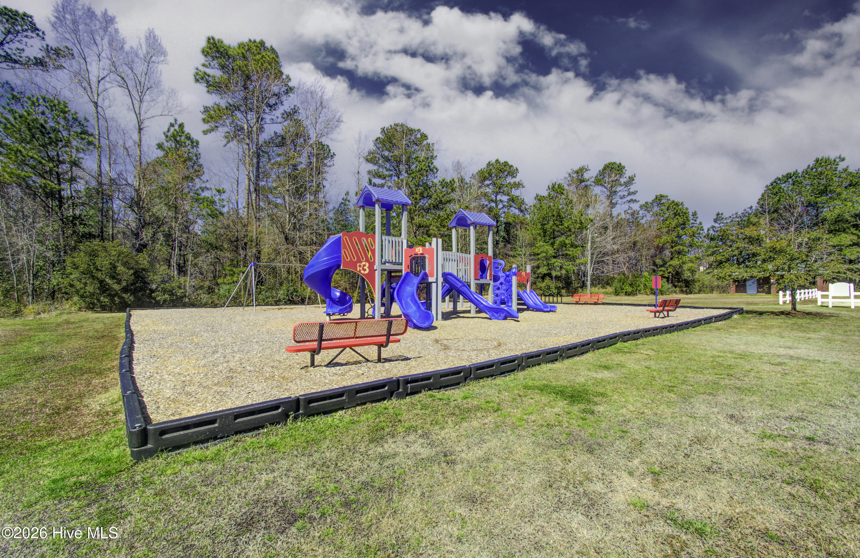 100549263 | Photo 77