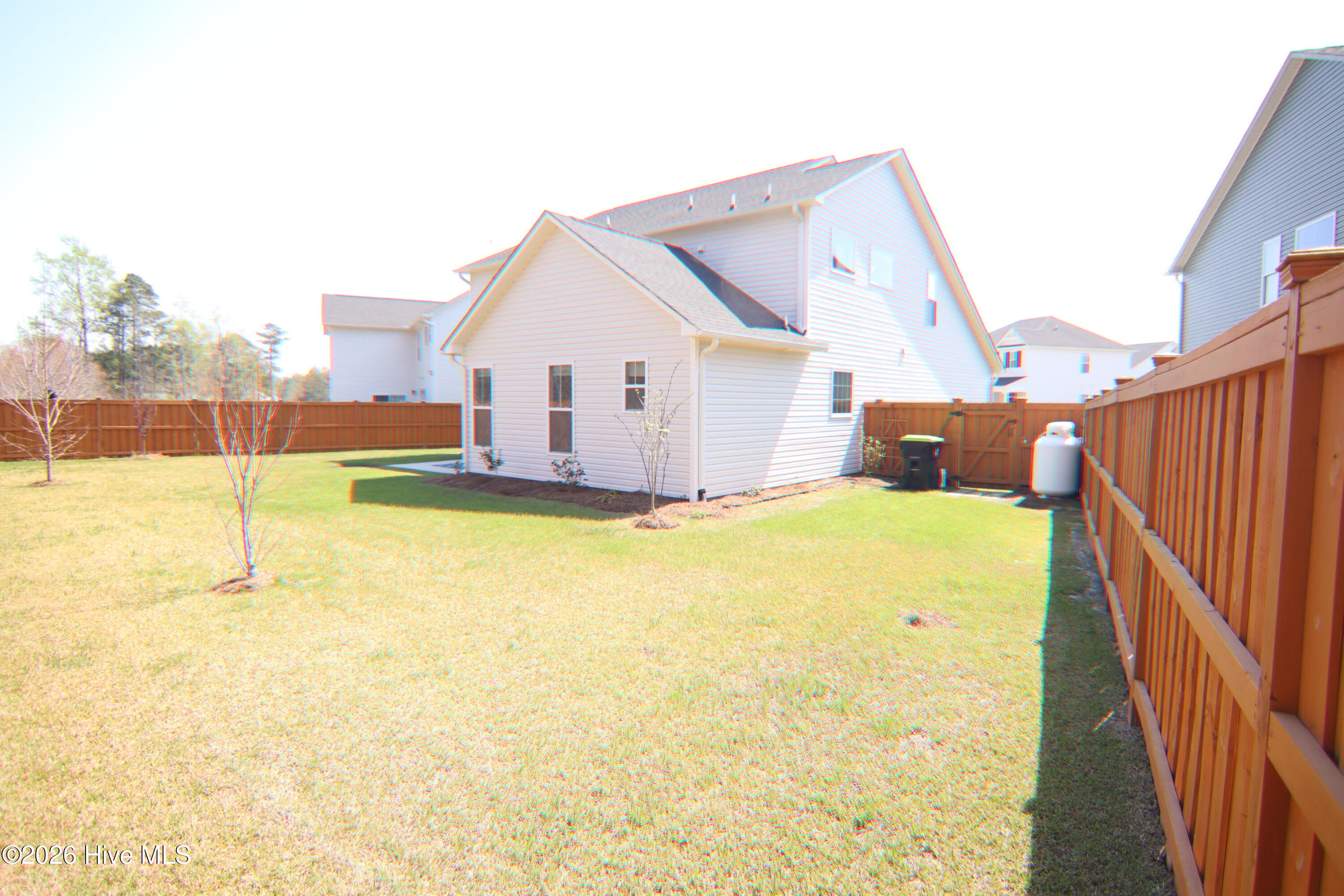 100565825 | Photo 32
